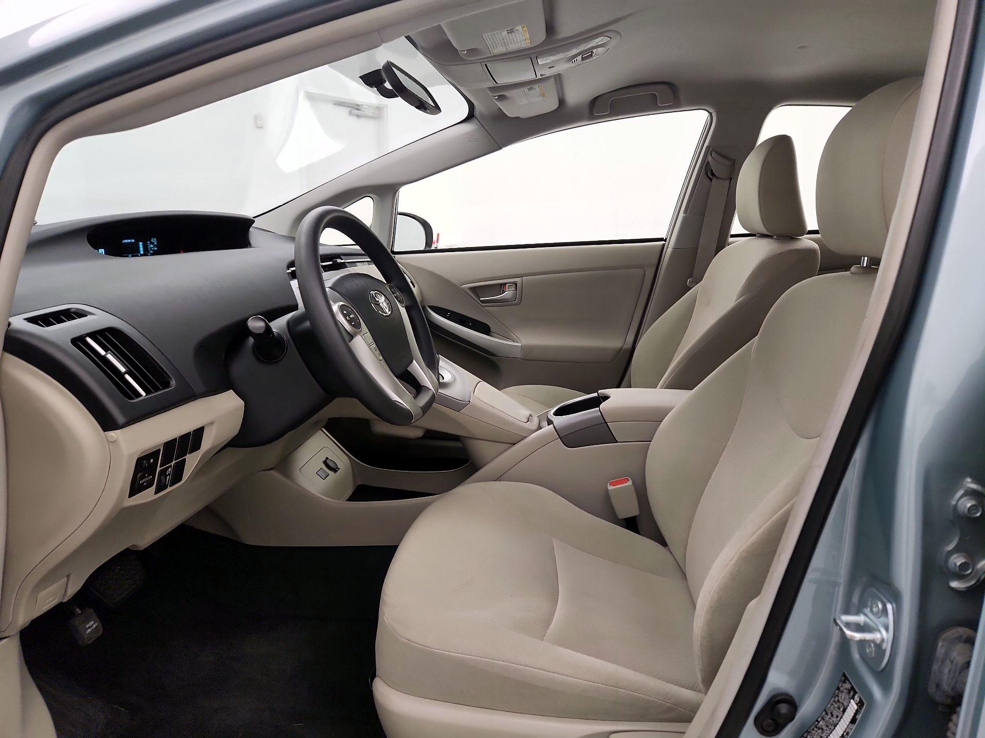 Thumbnail: 2015 Toyota Prius - 11