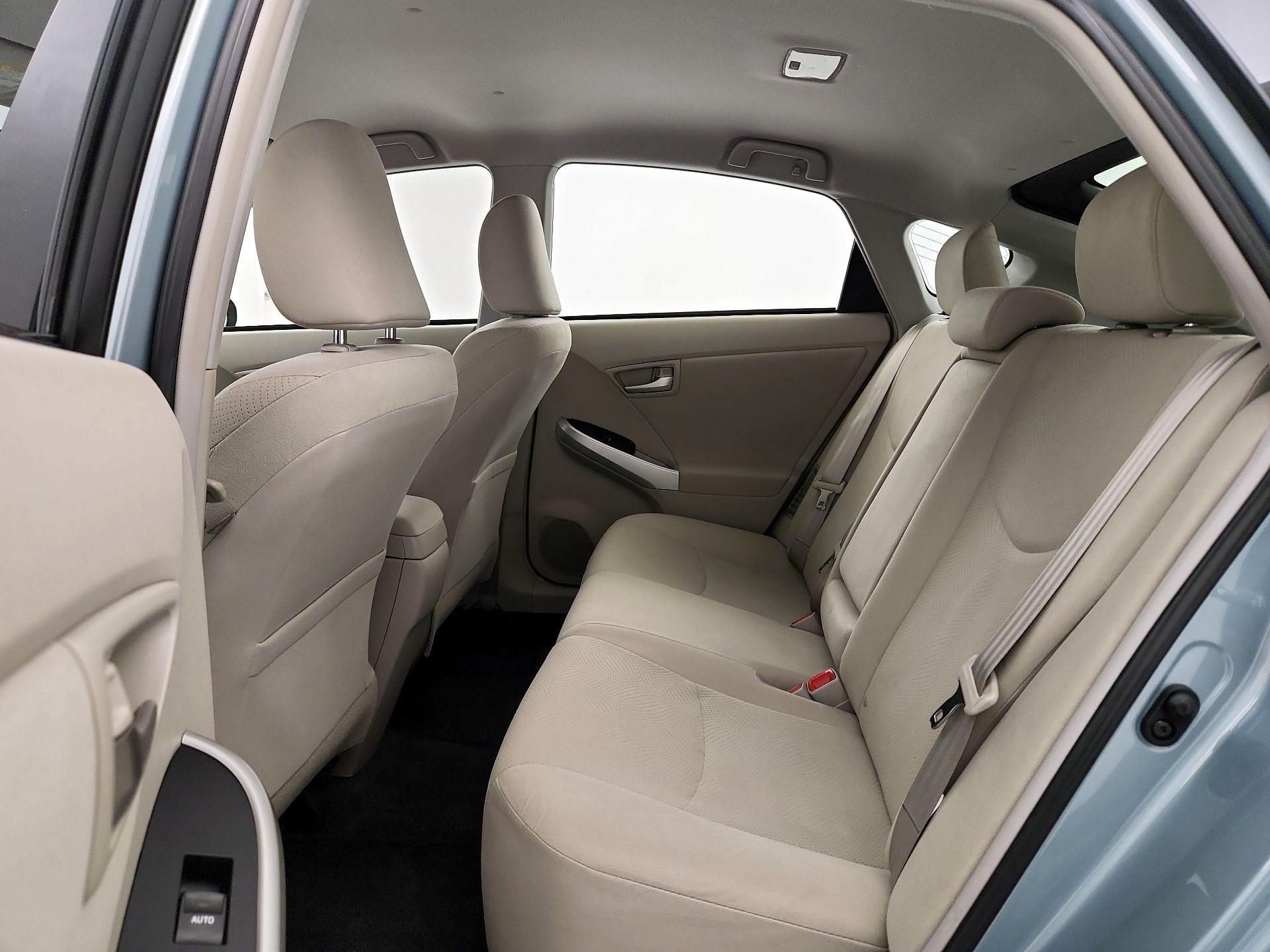 Thumbnail: 2015 Toyota Prius - 19