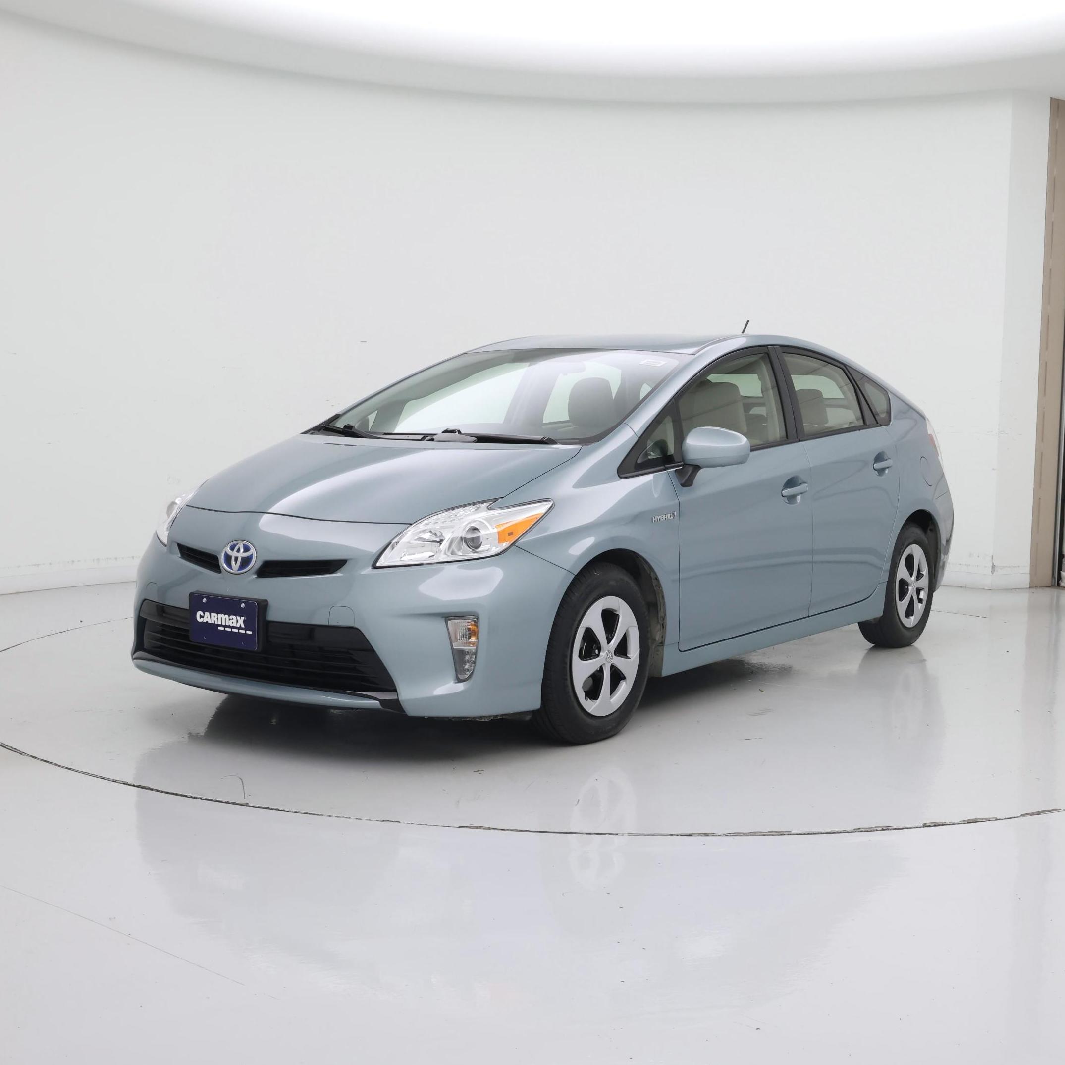 Thumbnail: 2015 Toyota Prius - 4