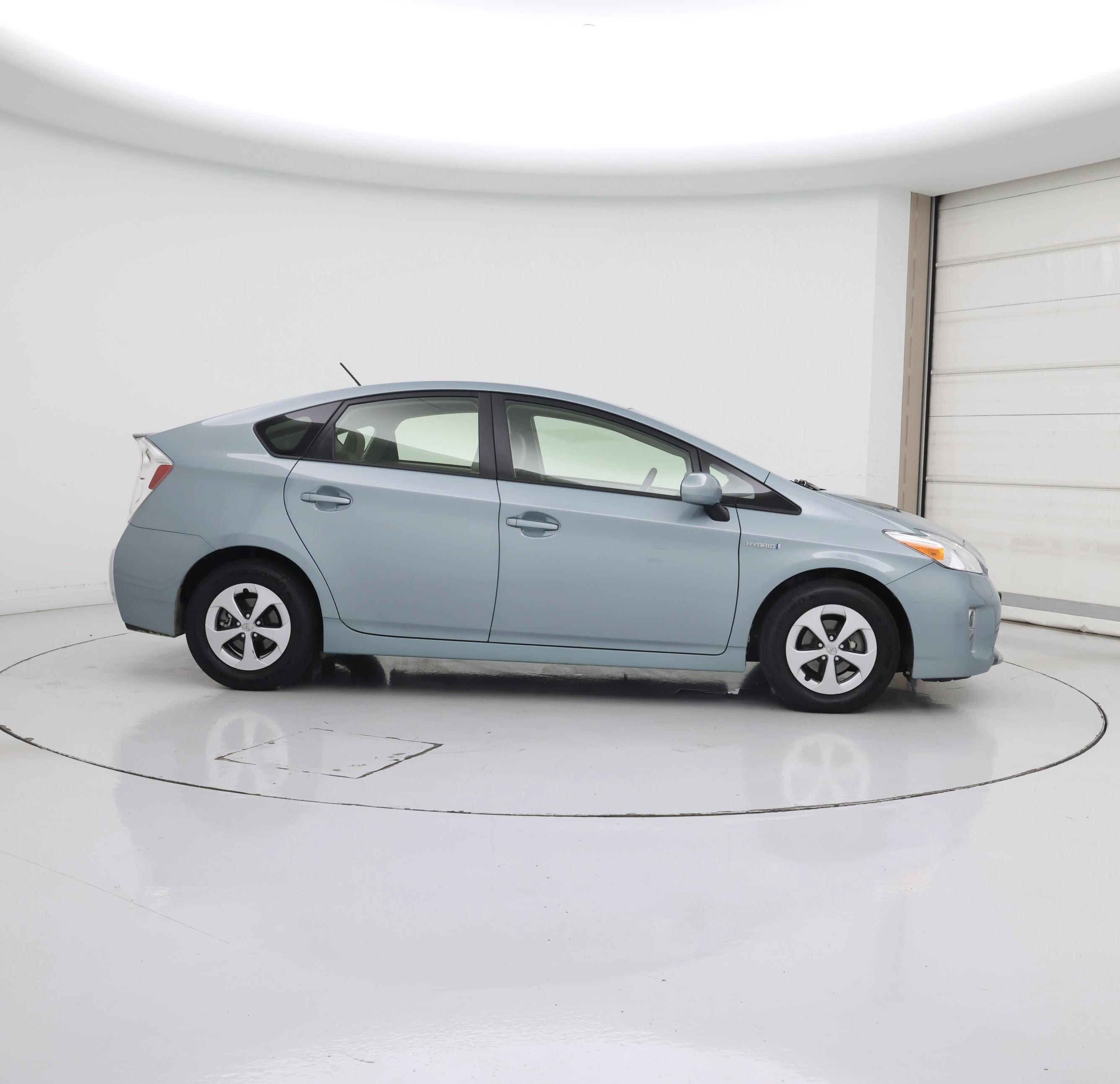 Thumbnail: 2015 Toyota Prius - 7