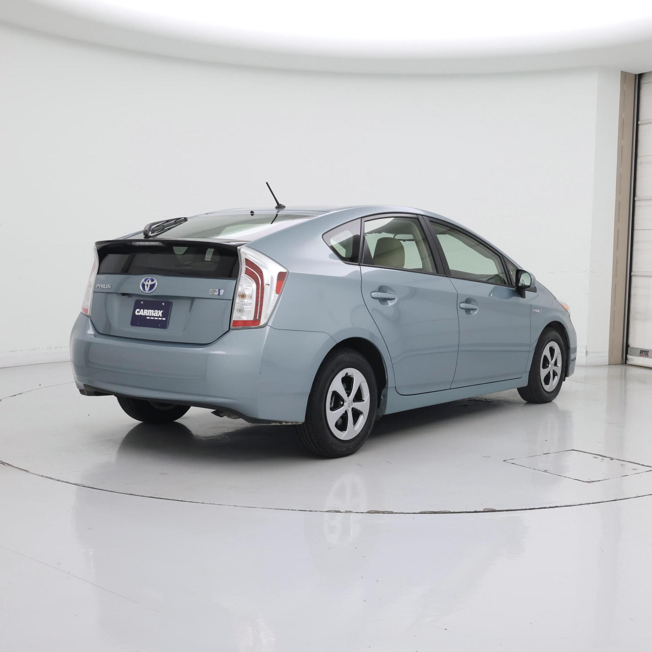 Thumbnail: 2015 Toyota Prius - 8