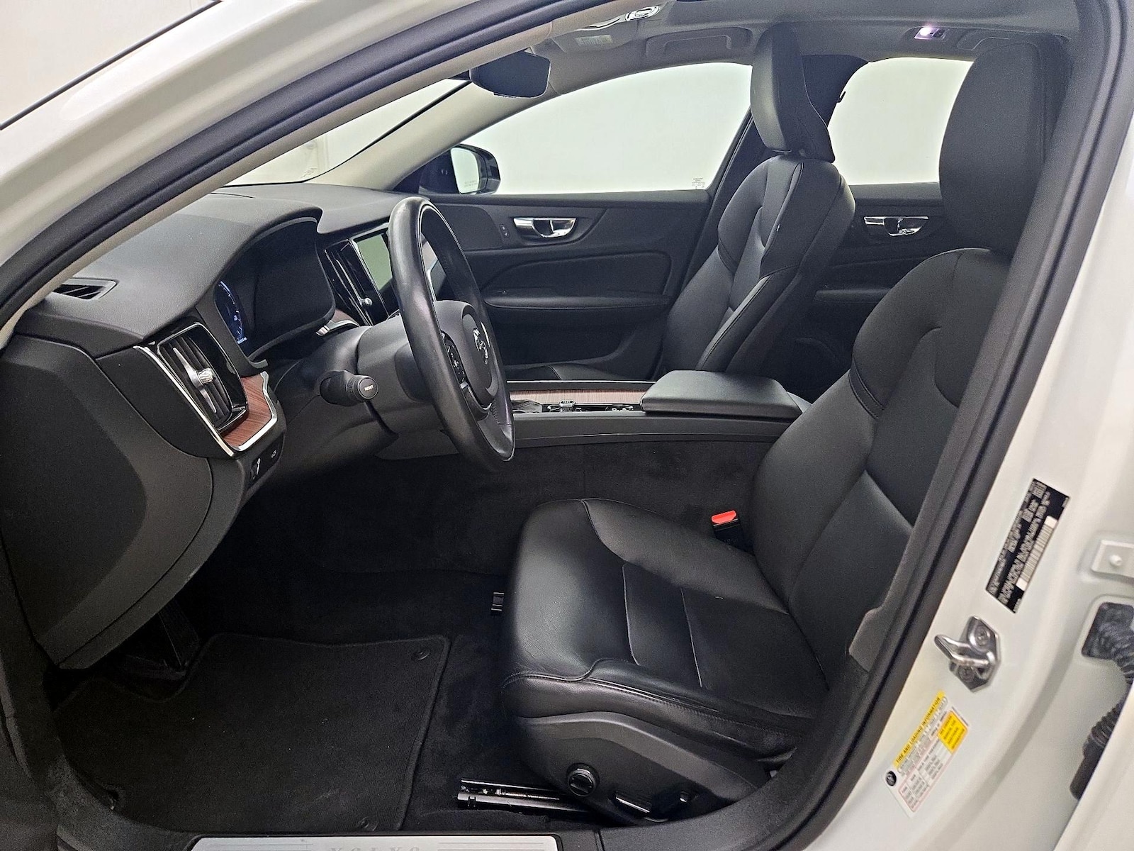 2021 Volvo S60 Momentum - Photo 12