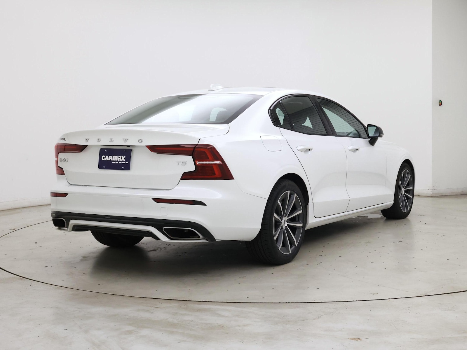 2021 Volvo S60 Momentum - Photo 9