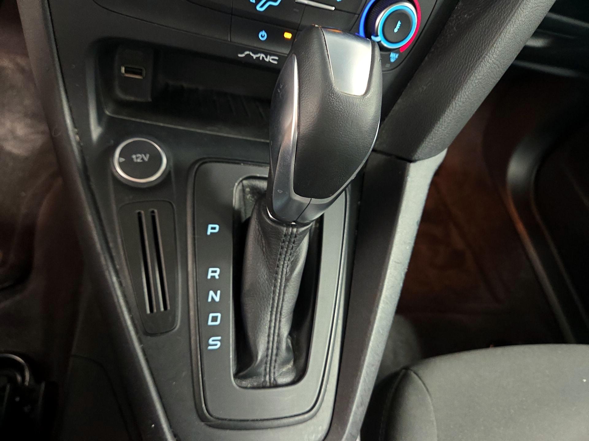 Thumbnail: 2015 Ford Focus - 14