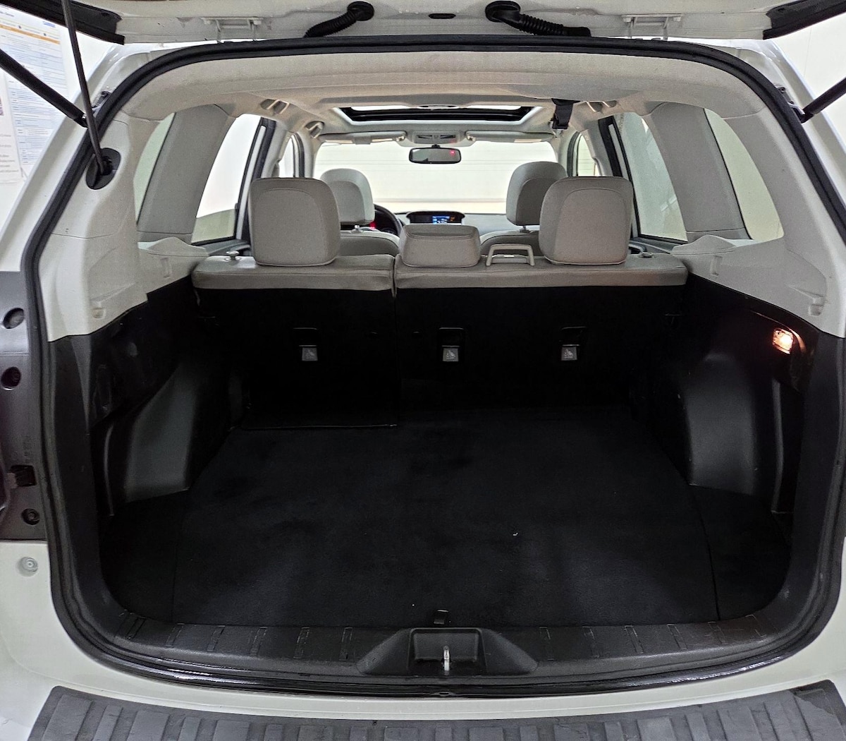 Trunk/Cargo (Seats Up)
