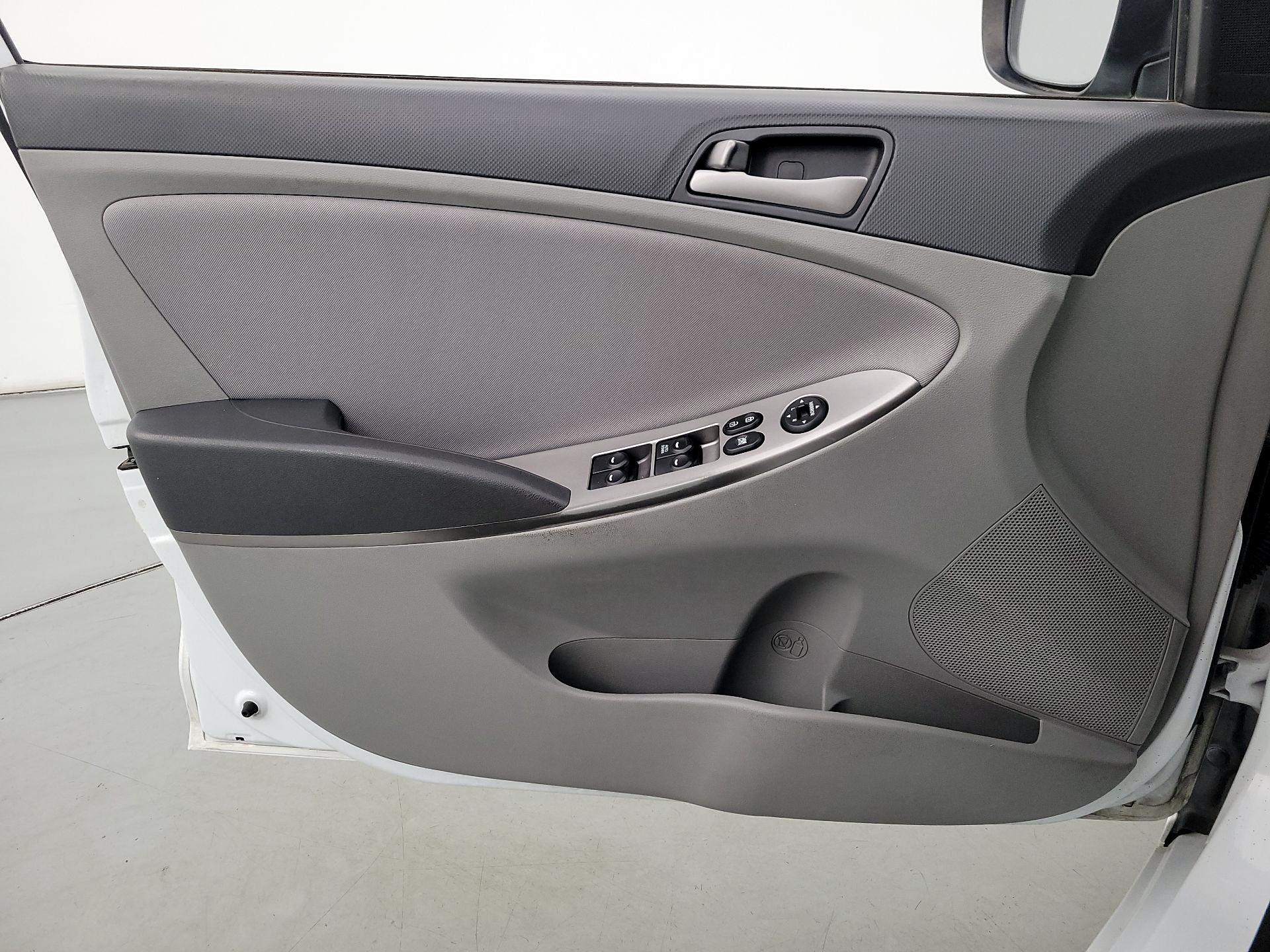 Thumbnail: 2016 Hyundai Accent - 12