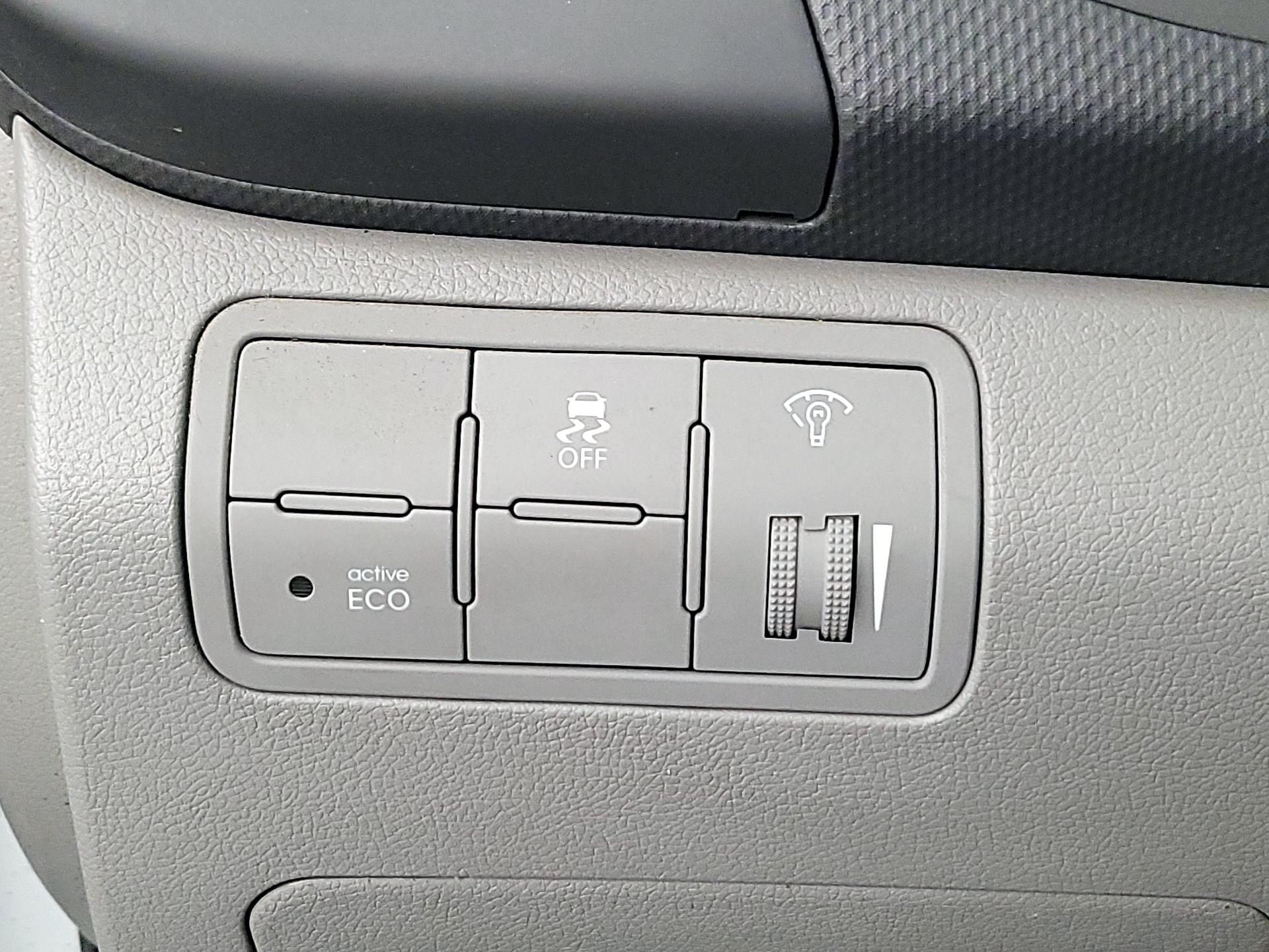 Thumbnail: 2016 Hyundai Accent - 13