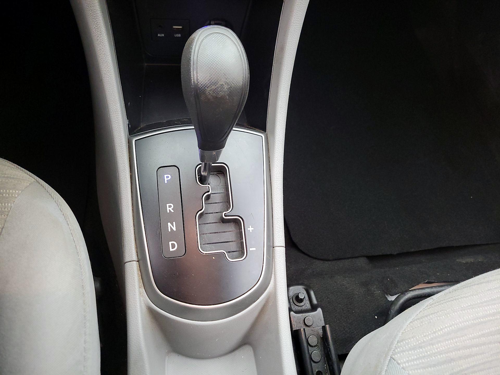 Thumbnail: 2016 Hyundai Accent - 16
