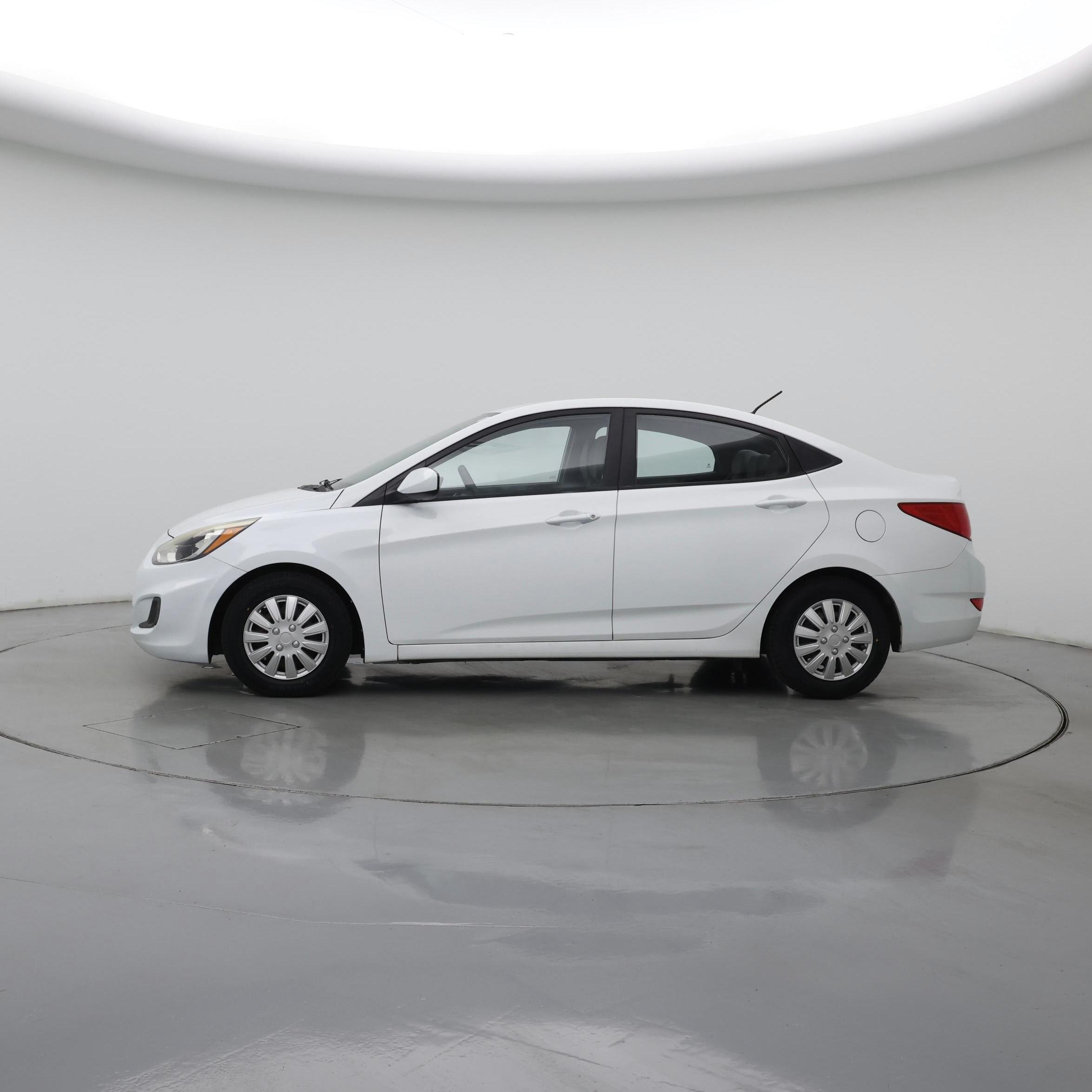 Thumbnail: 2016 Hyundai Accent - 3