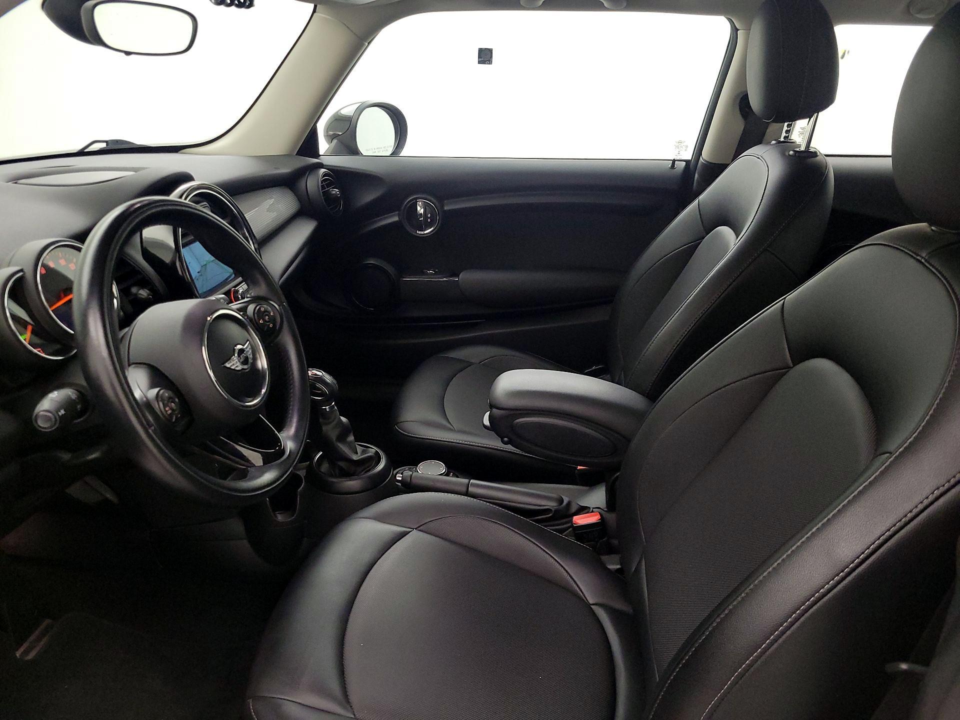 Thumbnail: 2017 MINI Cooper Hardtop - 11