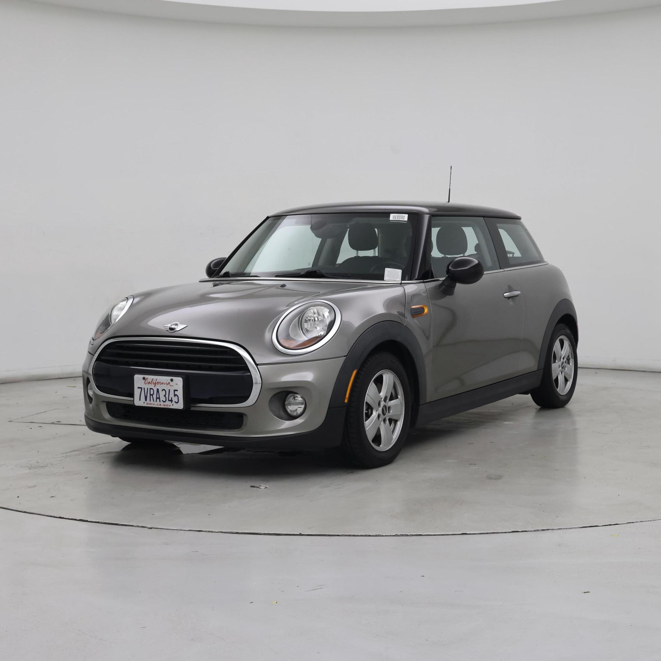 Thumbnail: 2017 MINI Cooper Hardtop - 4