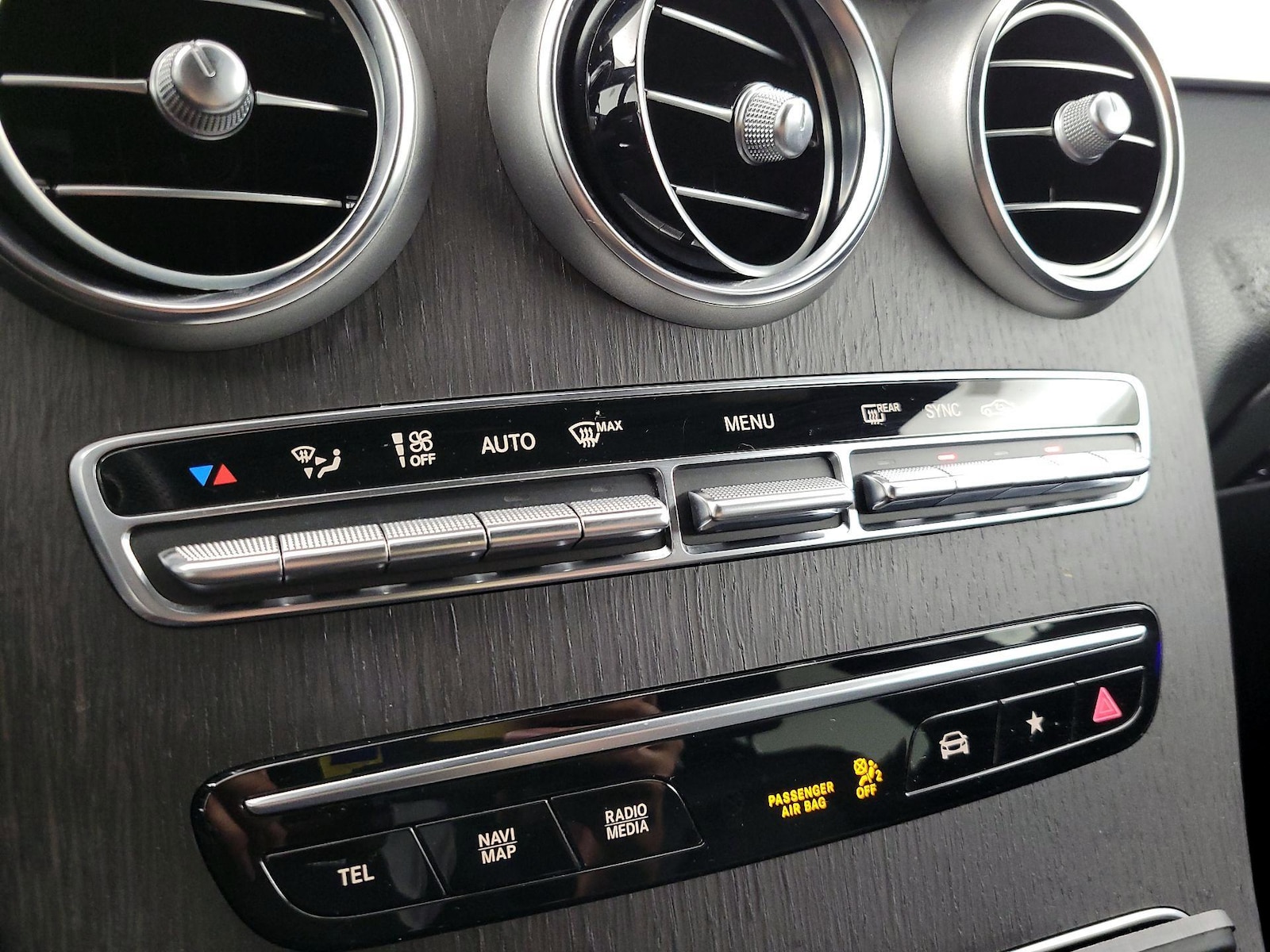 2022 Mercedes-Benz GLC GLC300 - Photo 17