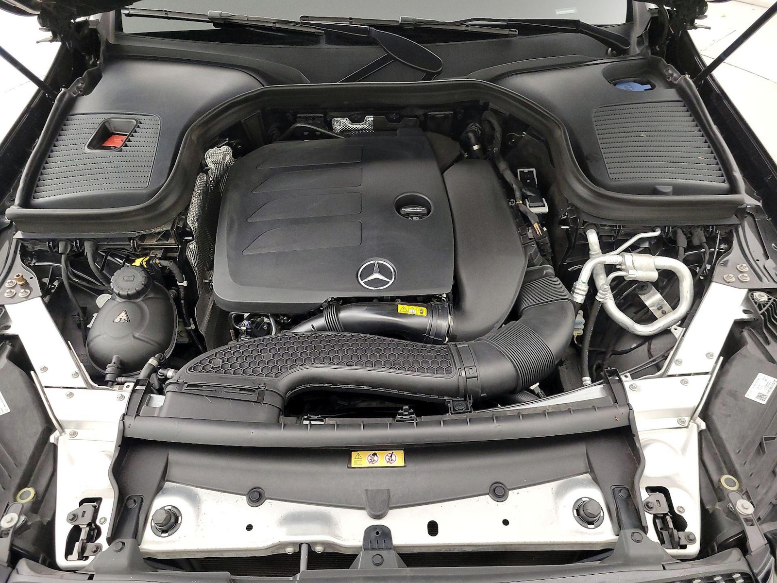 2022 Mercedes-Benz GLC GLC300 - Photo 23