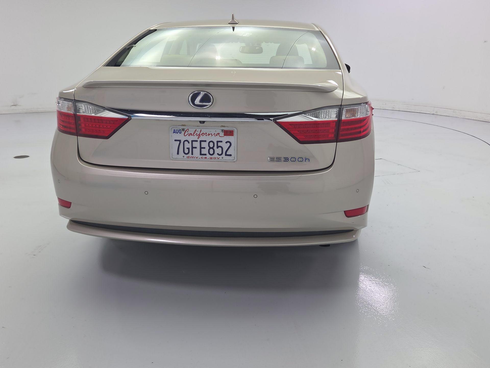 Thumbnail: 2014 Lexus ES - 6
