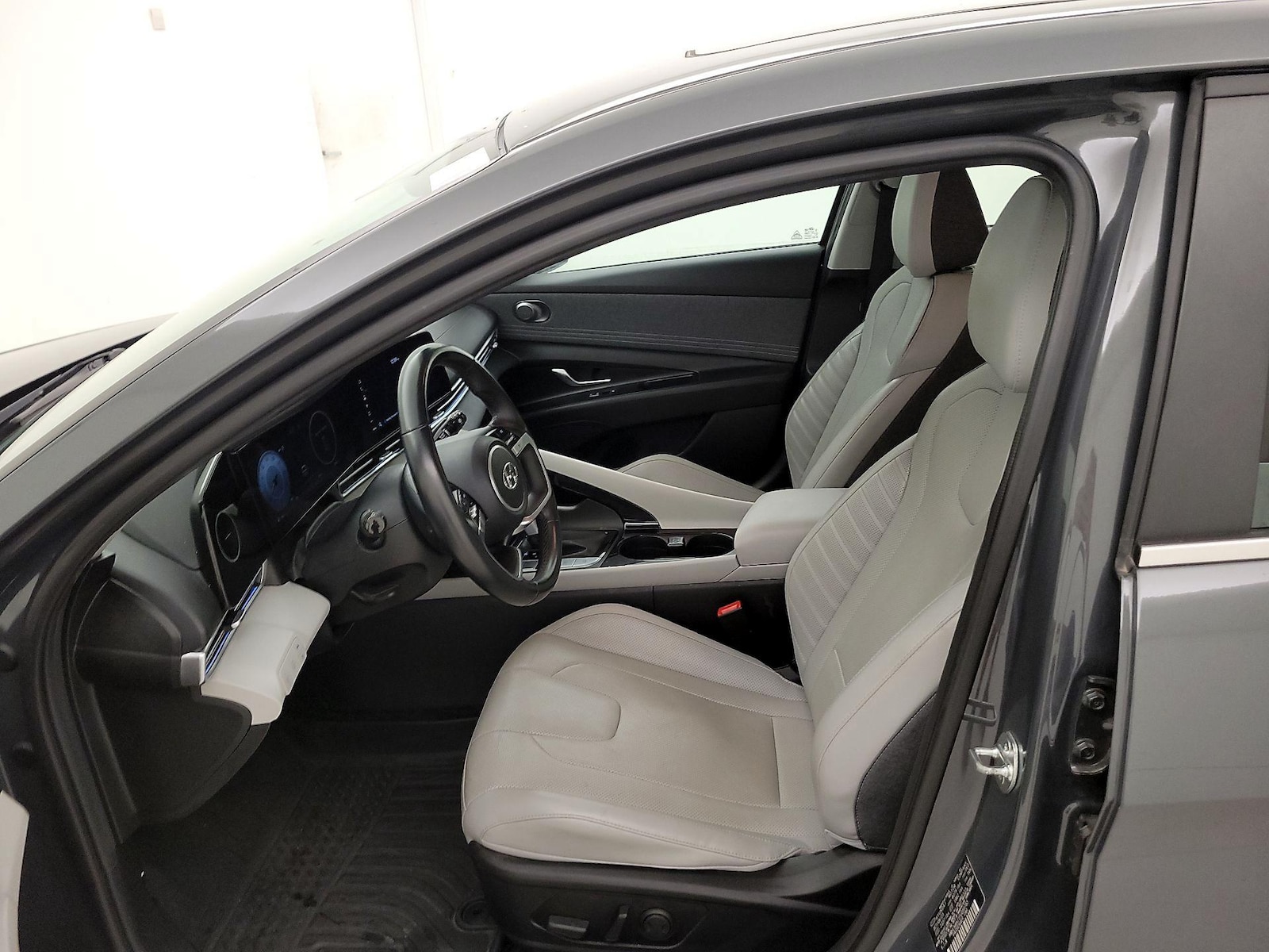 2023 Hyundai Elantra Limited - Photo 12