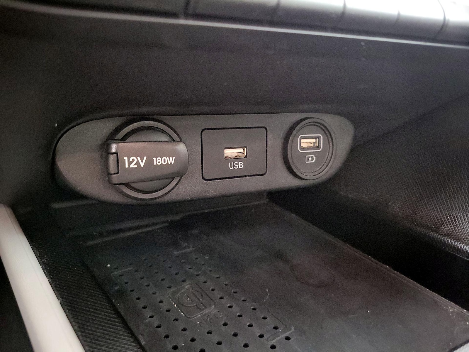 2023 Hyundai Elantra Limited - Photo 20