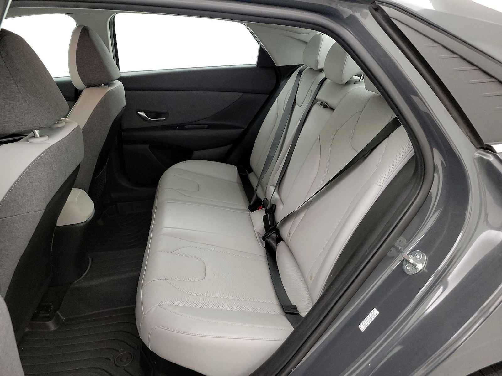2023 Hyundai Elantra Limited - Photo 22