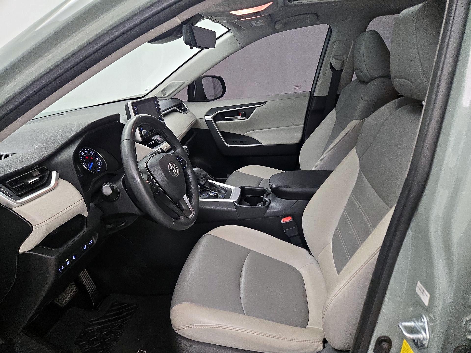 Thumbnail: 2021 Toyota RAV4 - 11