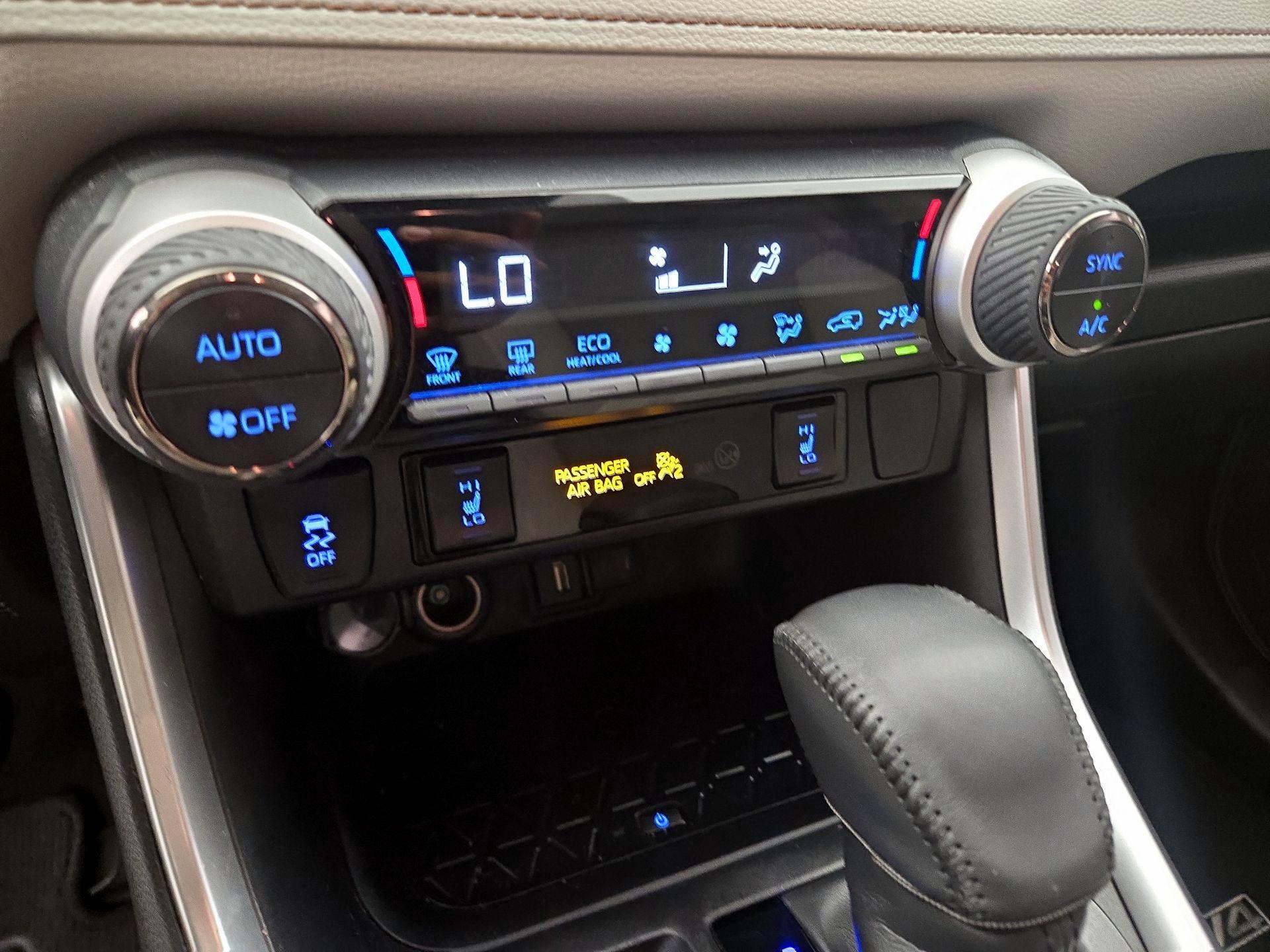 Thumbnail: 2021 Toyota RAV4 - 16