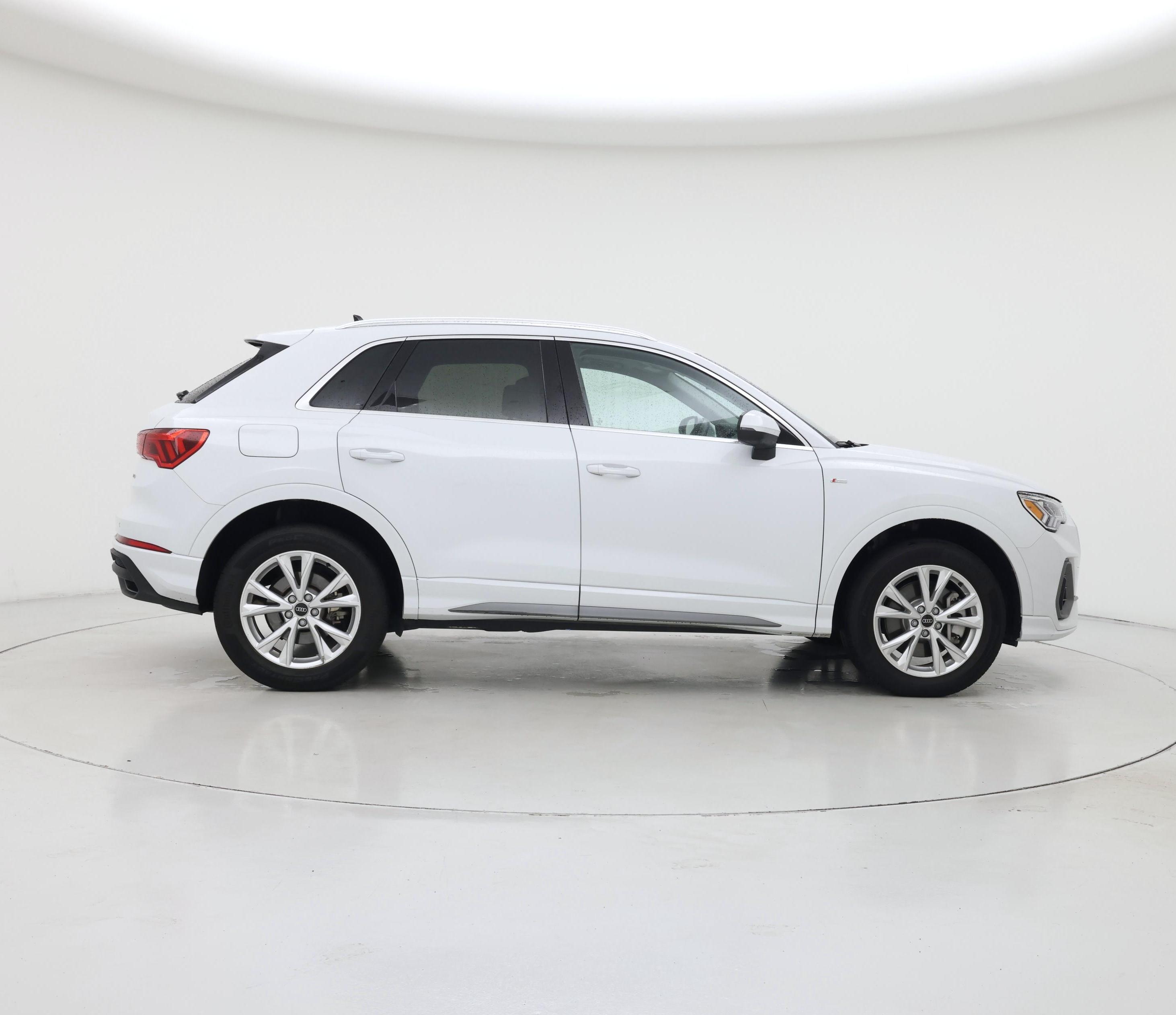 Thumbnail: 2023 Audi Q3 - 7