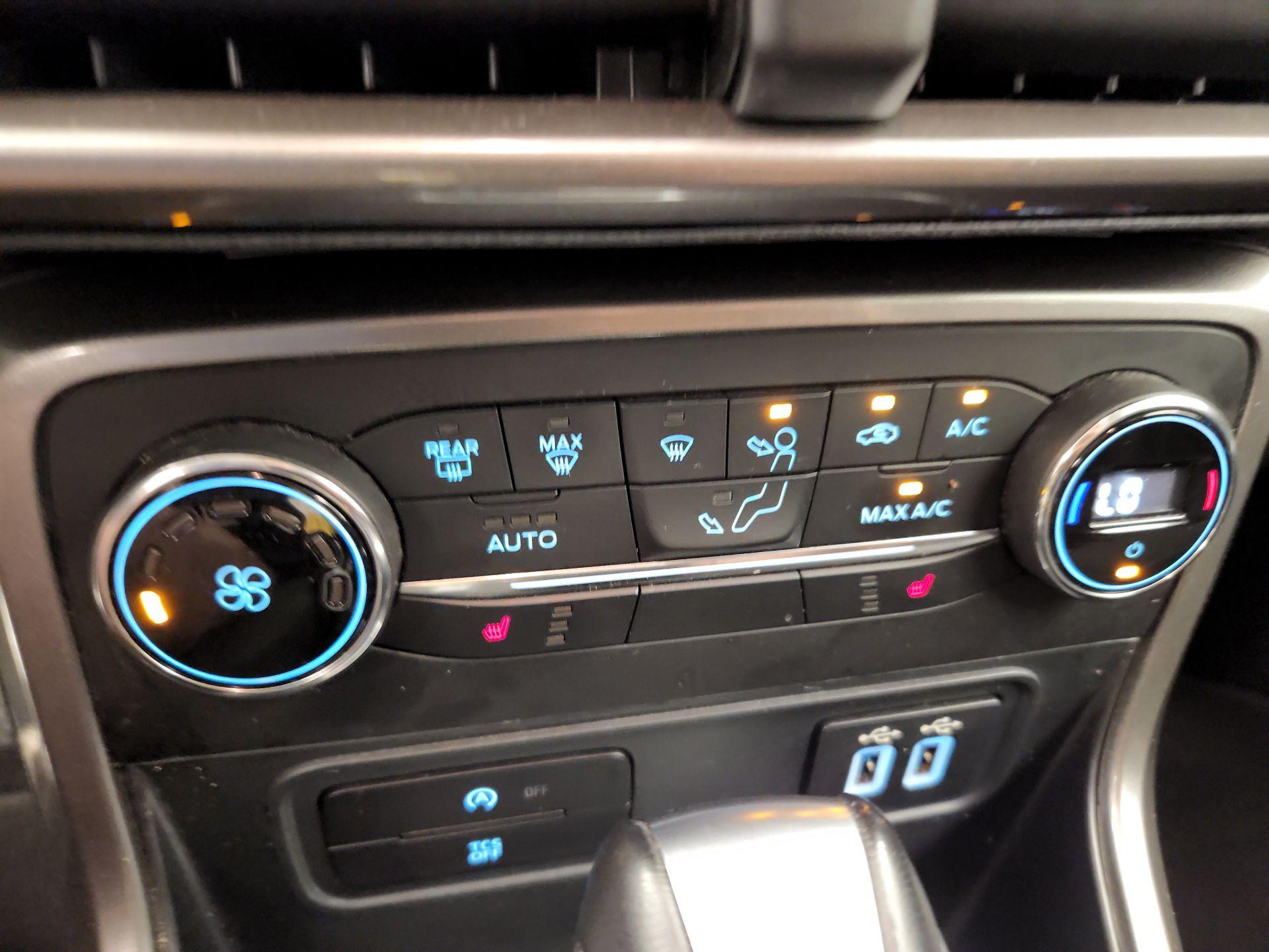 Thumbnail: 2019 Ford EcoSport - 16