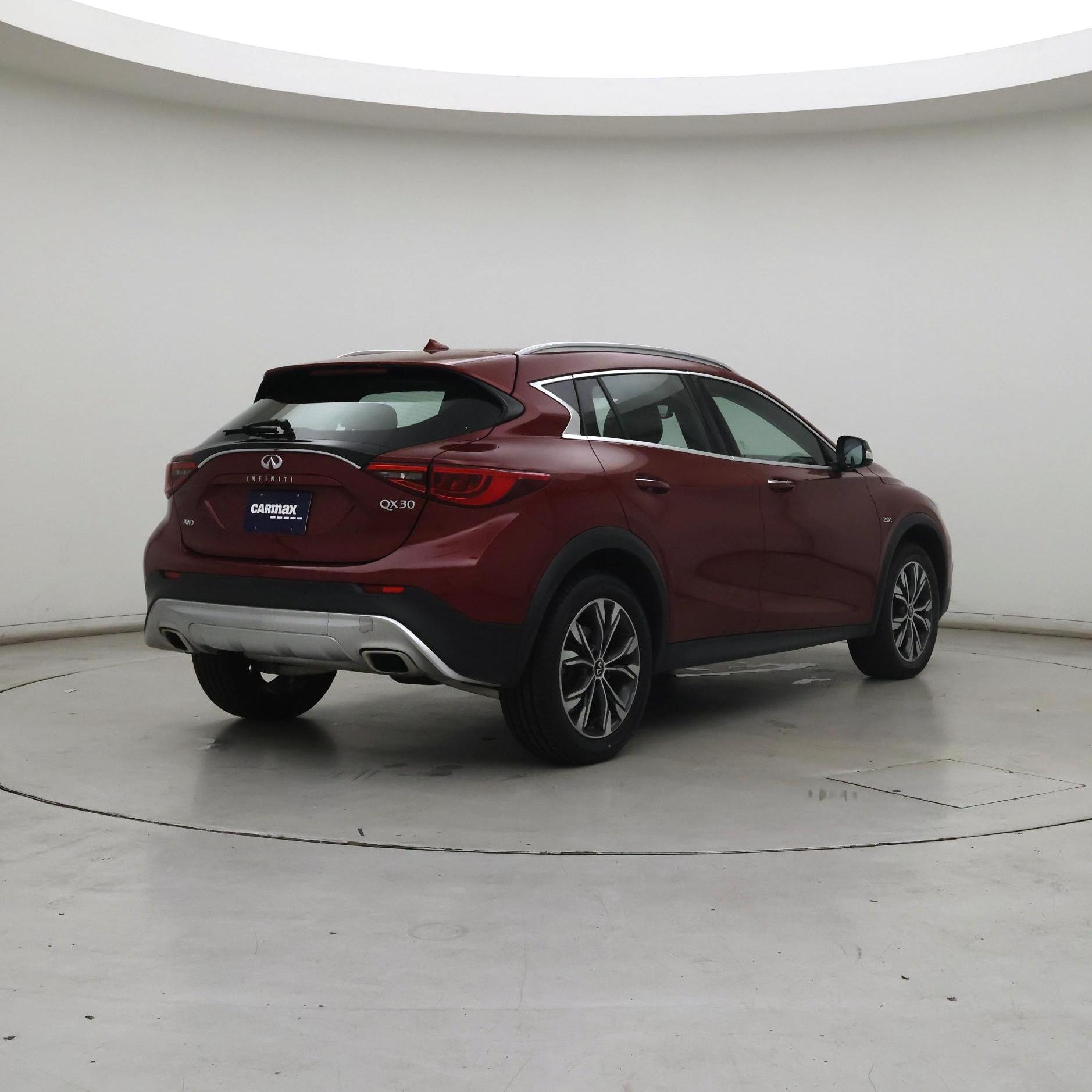 Thumbnail: 2018 INFINITI QX30 - 8