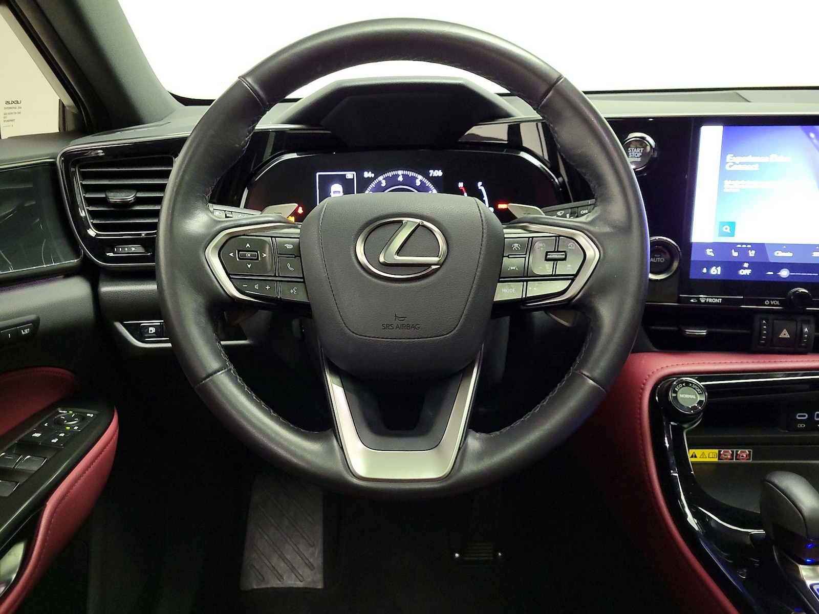 2025 Lexus NX 350 - Photo 11