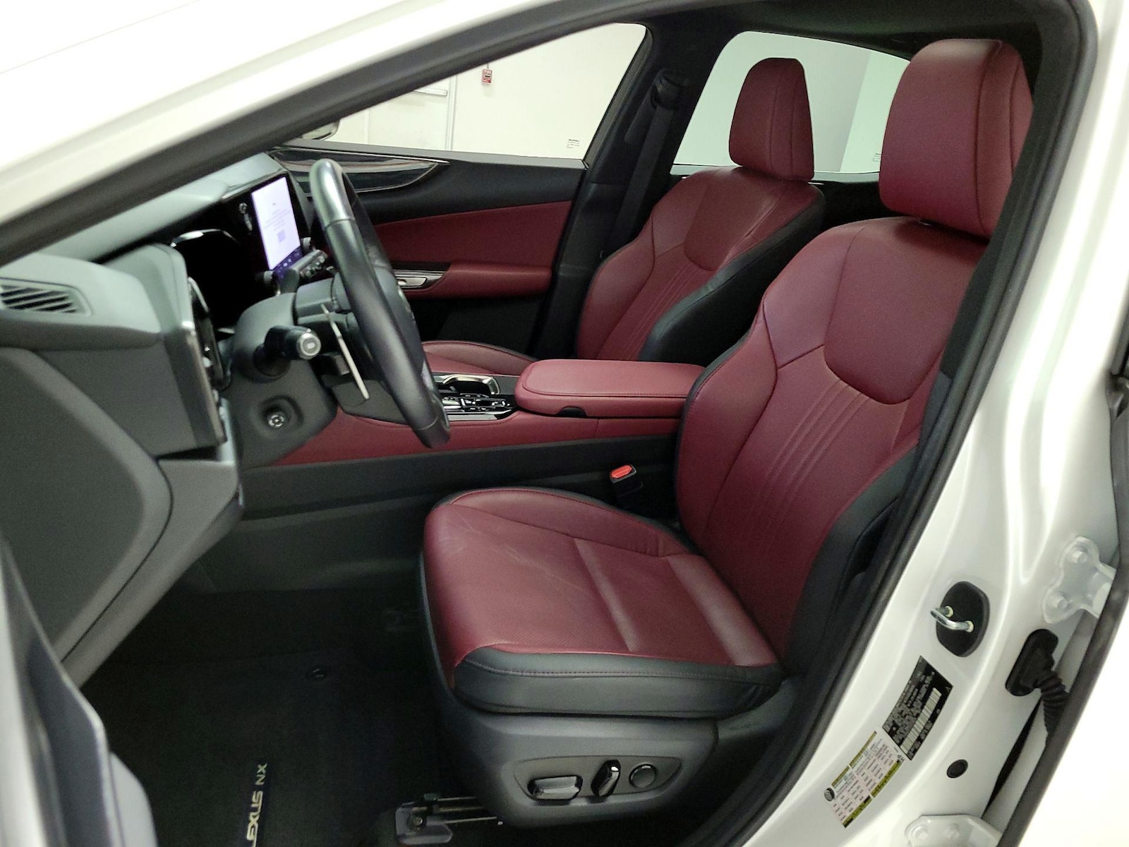 2025 Lexus NX 350 - Photo 12