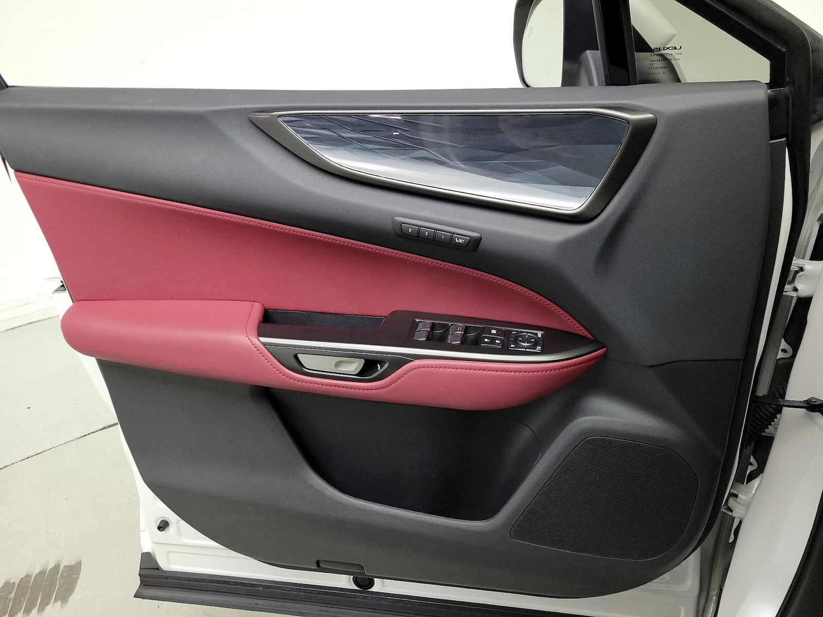 2025 Lexus NX 350 - Photo 13