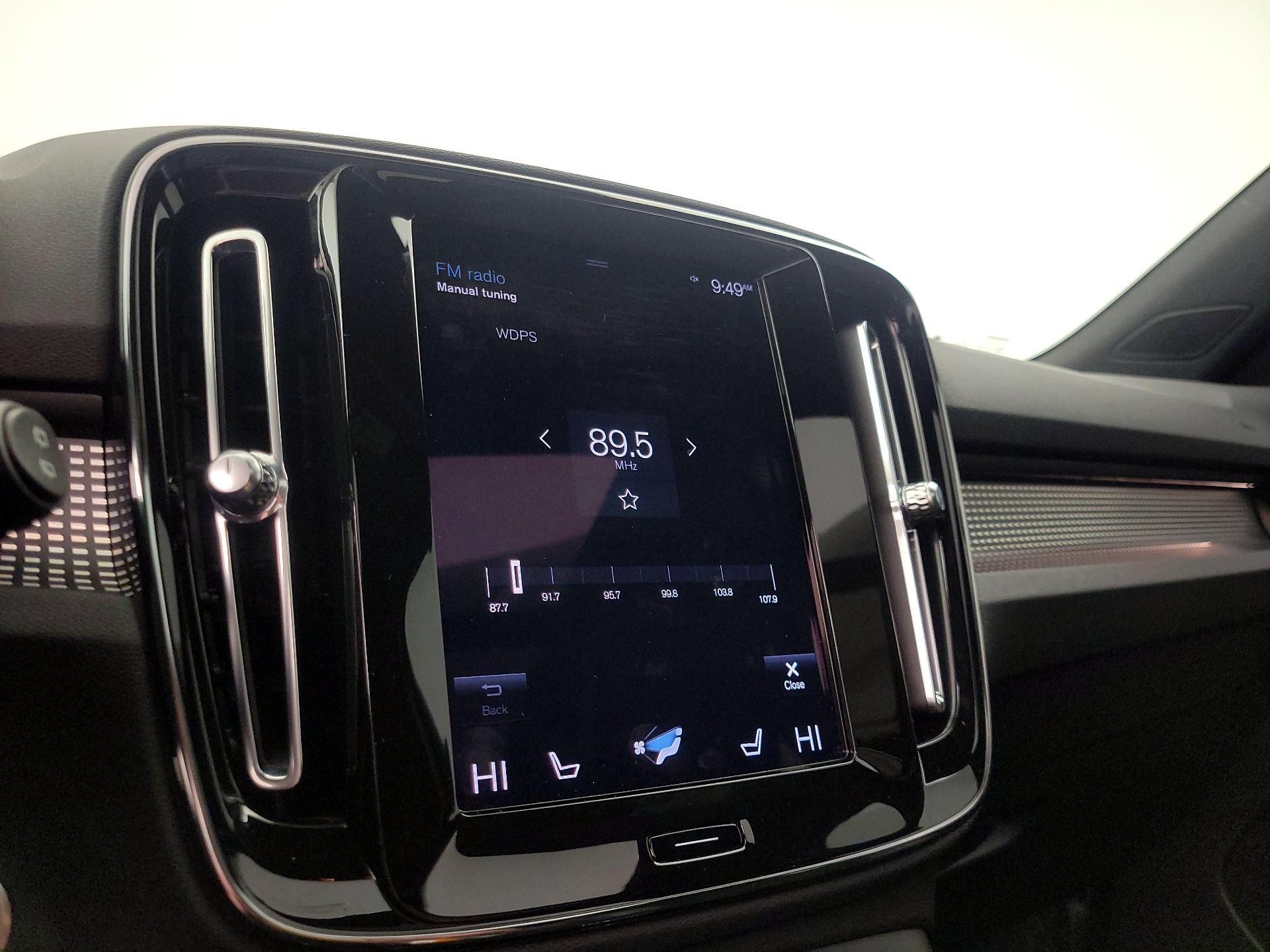 Thumbnail: 2021 Volvo XC40 - 16