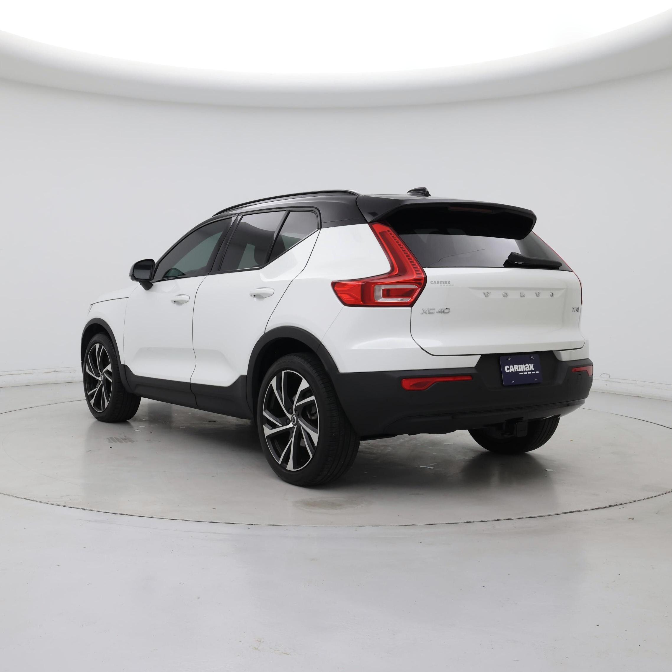 Thumbnail: 2021 Volvo XC40 - 2