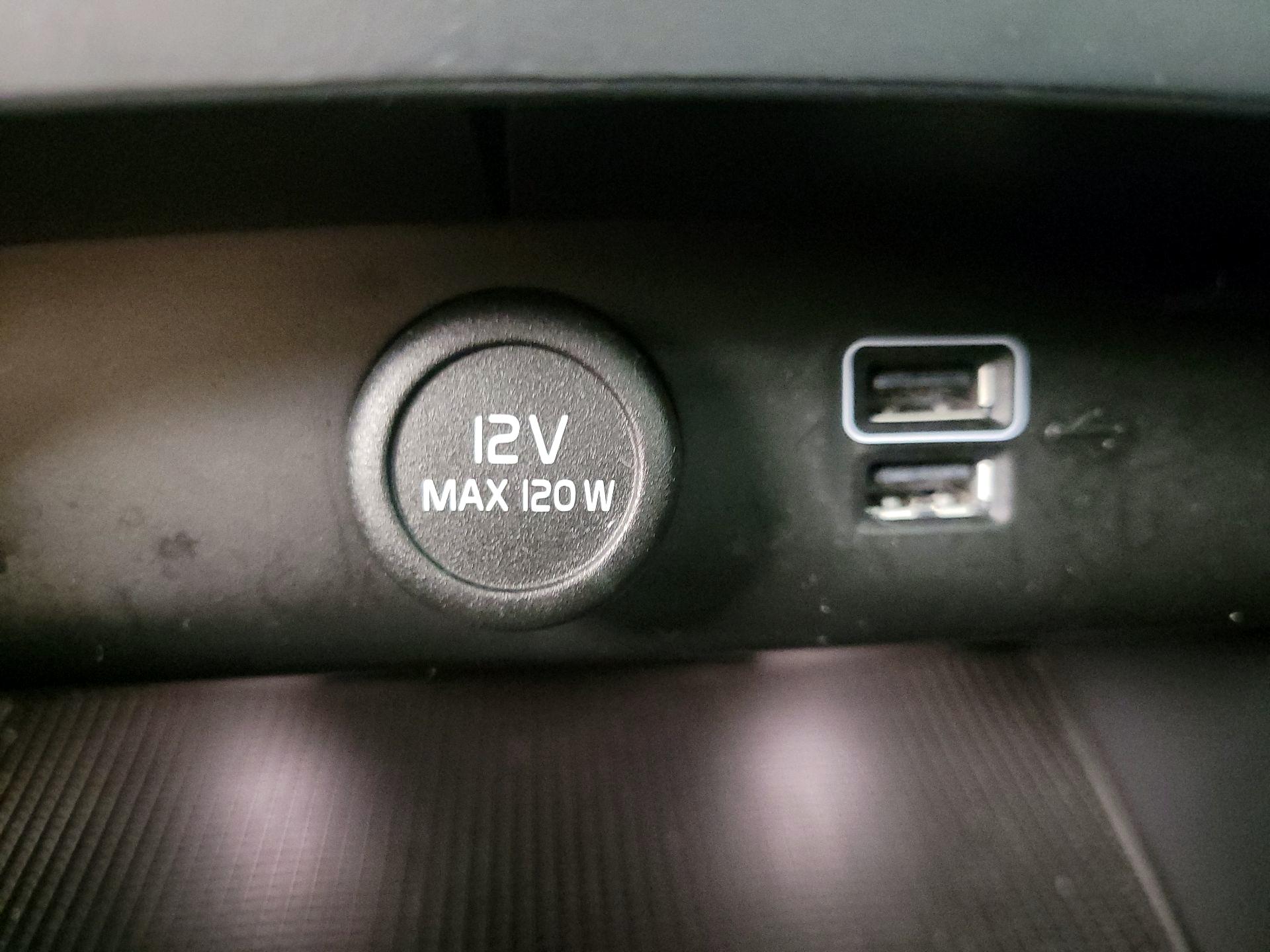 Thumbnail: 2021 Volvo XC40 - 19