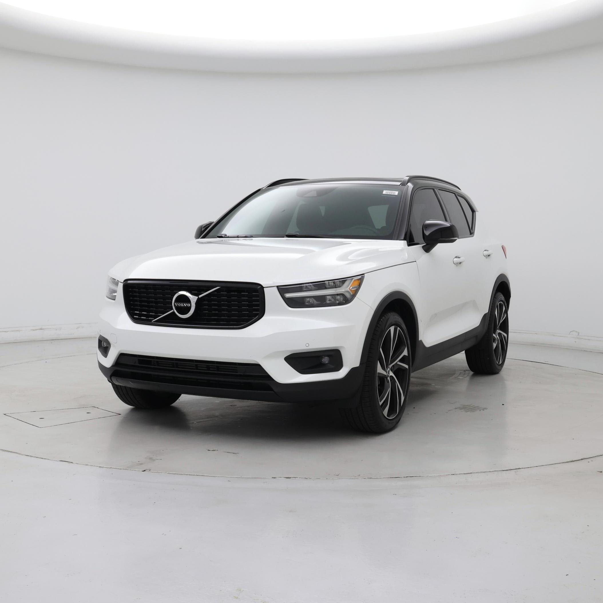 Thumbnail: 2021 Volvo XC40 - 4