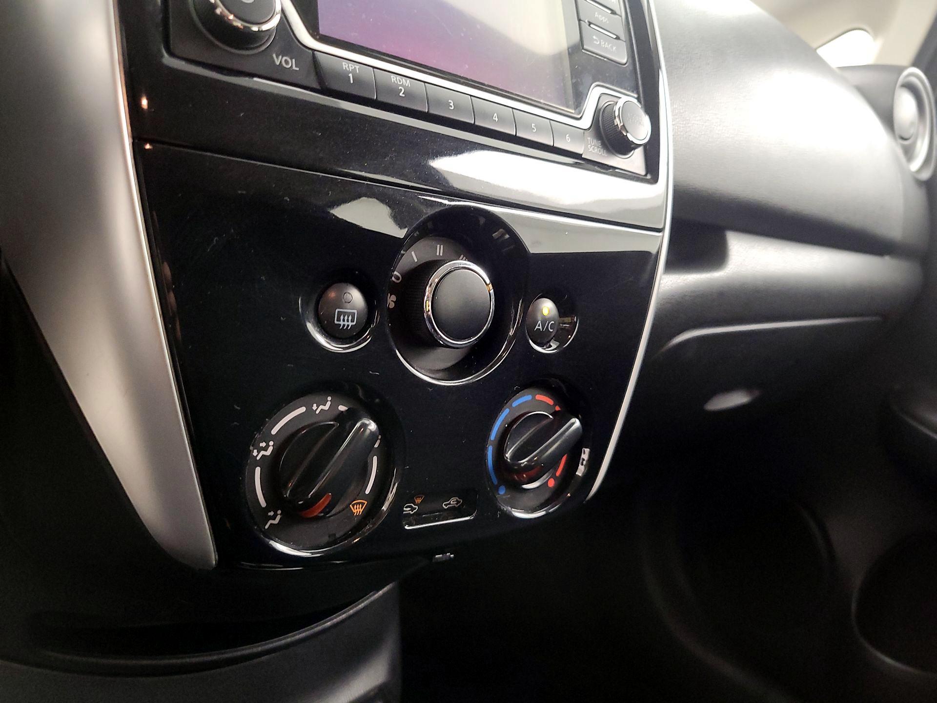 Thumbnail: 2016 Nissan Versa Note - 16