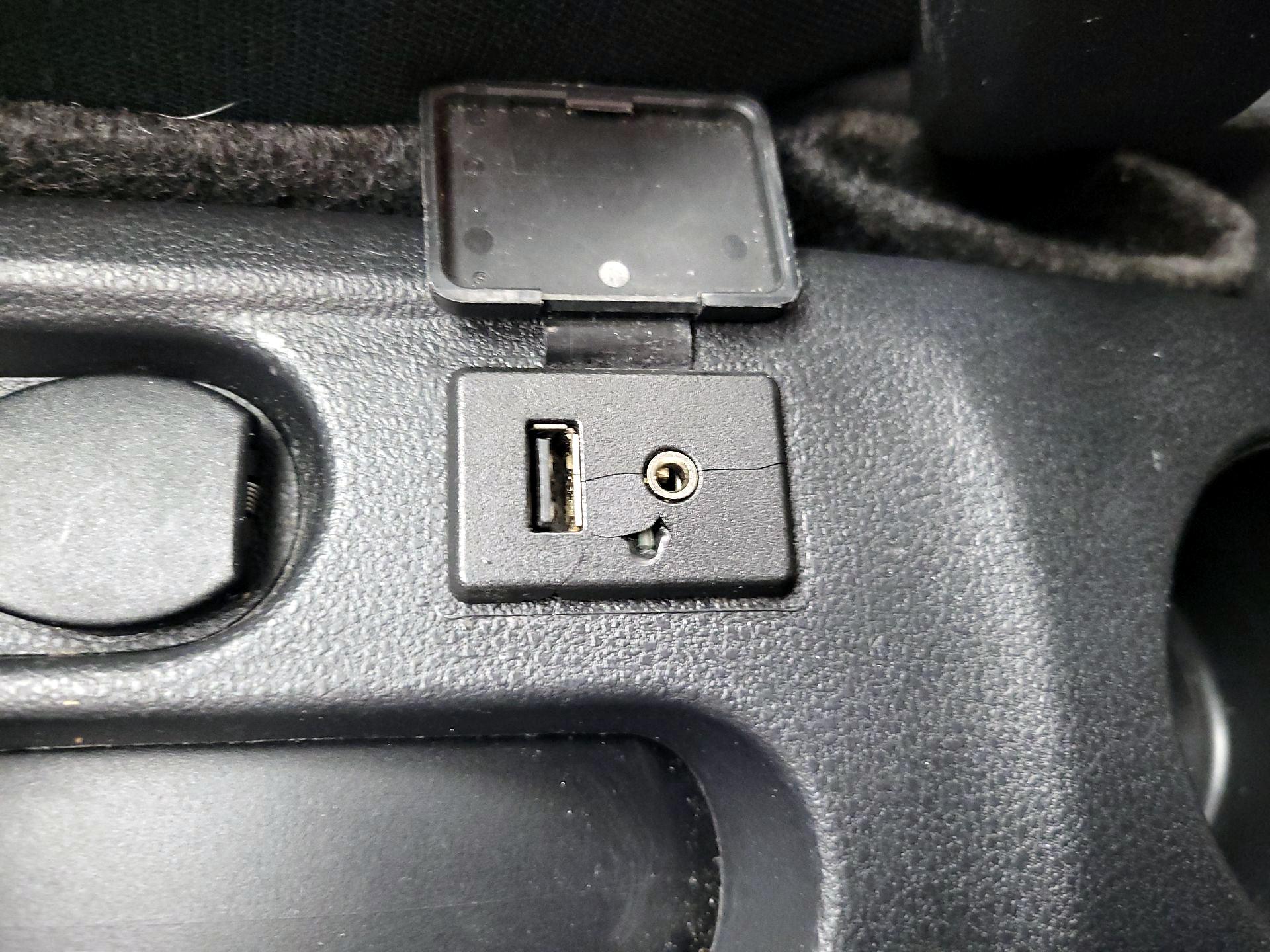Thumbnail: 2016 Nissan Versa Note - 18