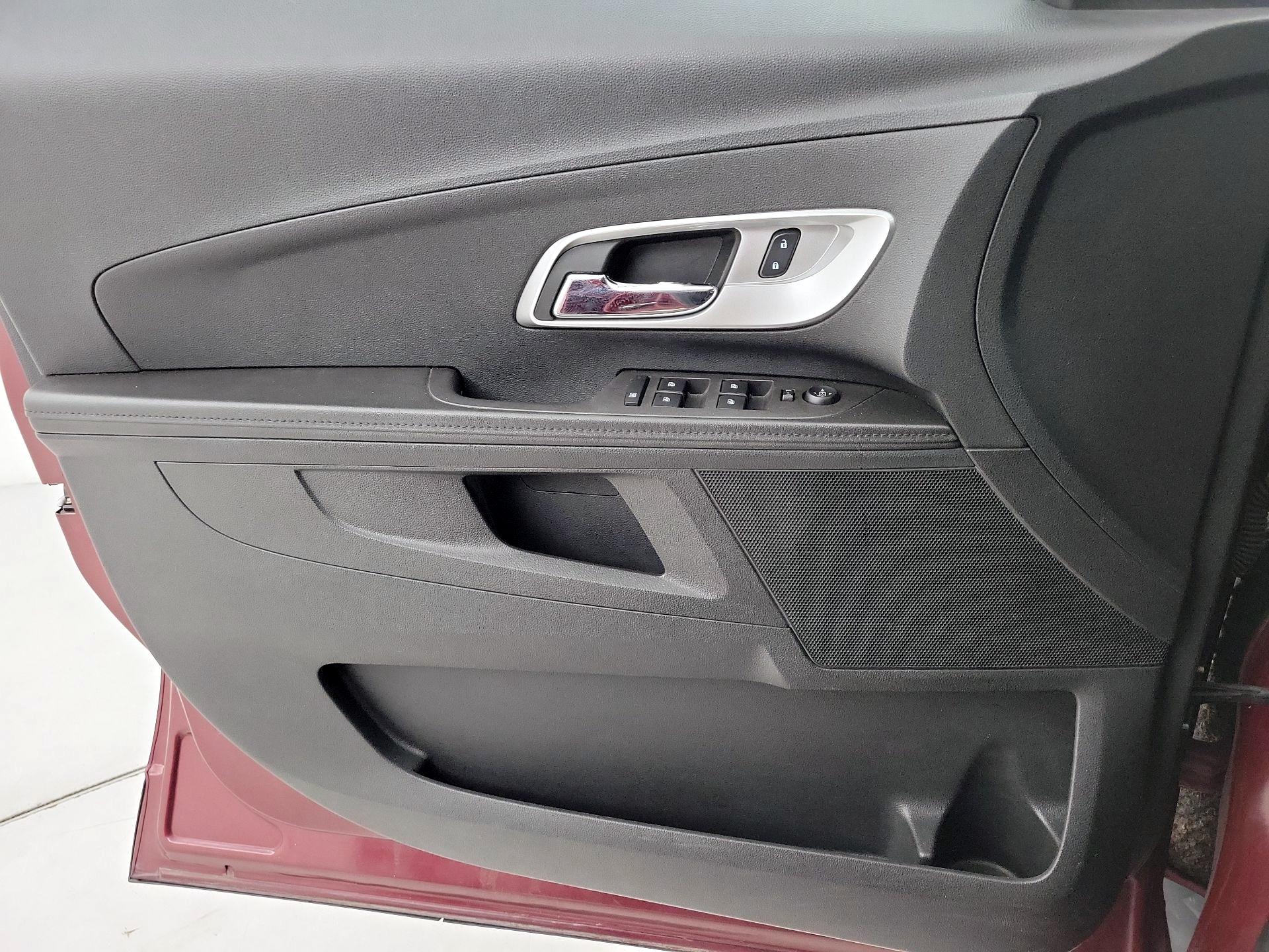 Thumbnail: 2016 Chevrolet Equinox - 12