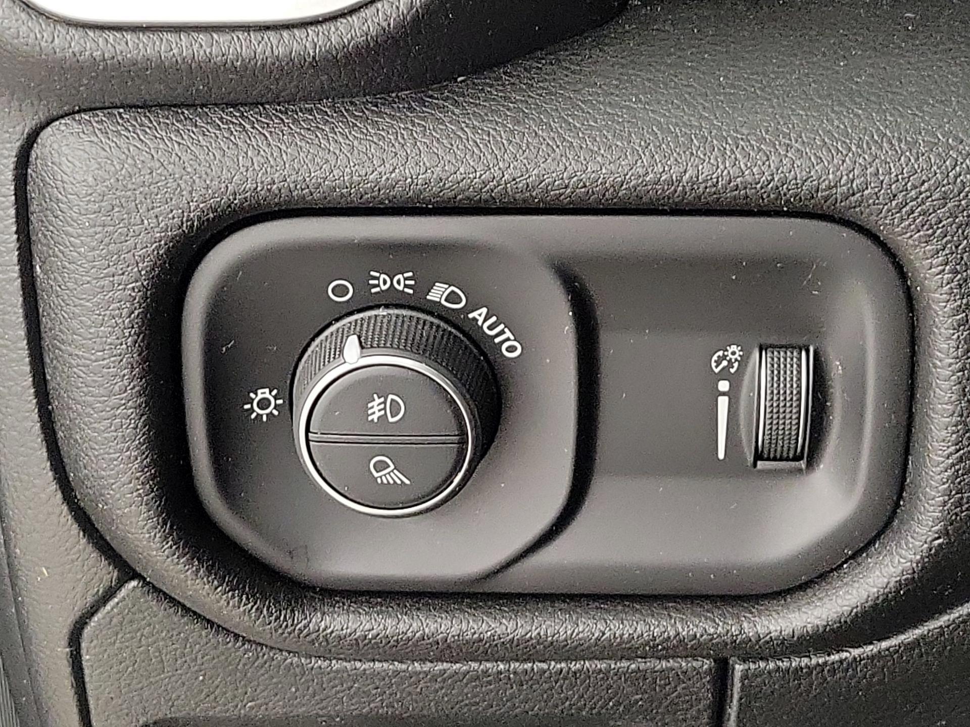 Thumbnail: 2021 RAM 1500 - 13