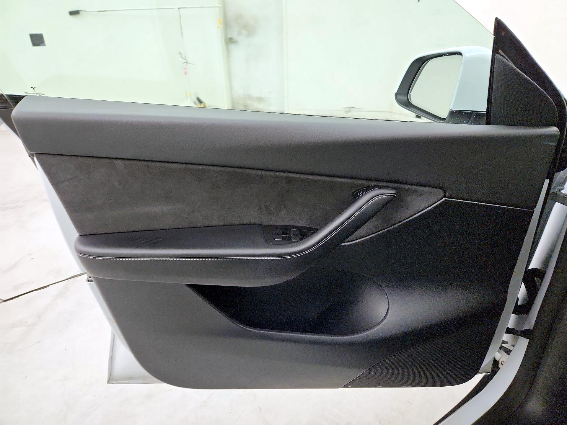 Thumbnail: 2022 Tesla Model Y - 12