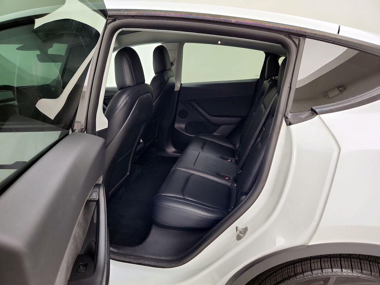 2022 Tesla Model Y Long Range - Photo 12
