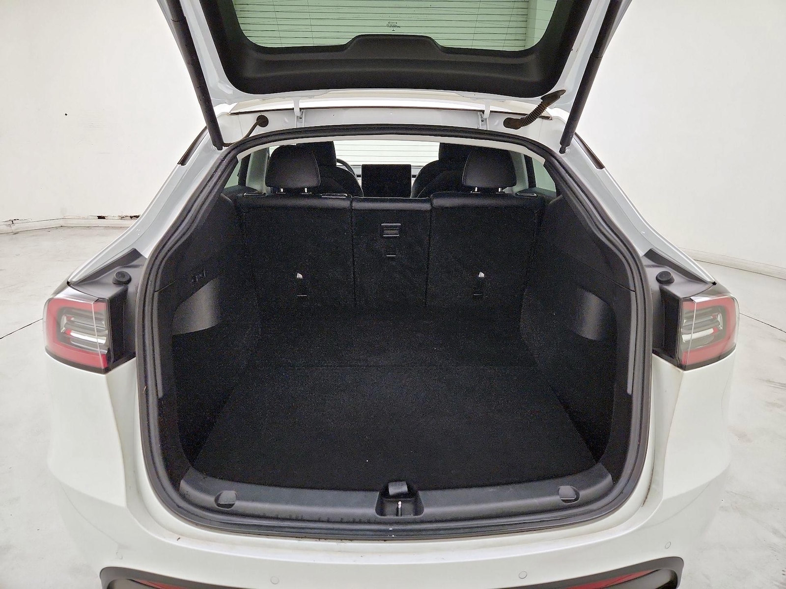 2022 Tesla Model Y Long Range - Photo 13