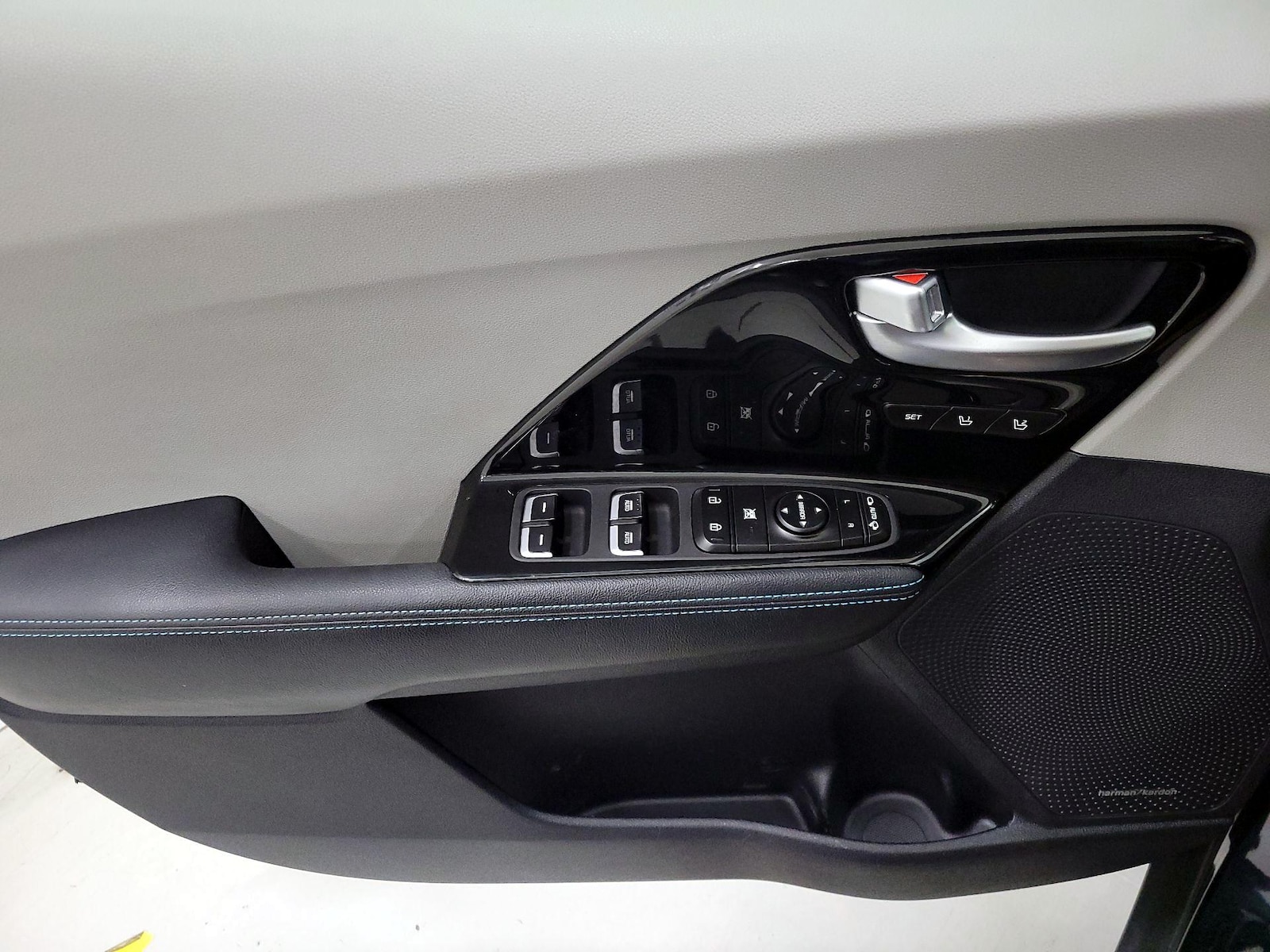 2018 Kia Niro EX Premium - Photo 13