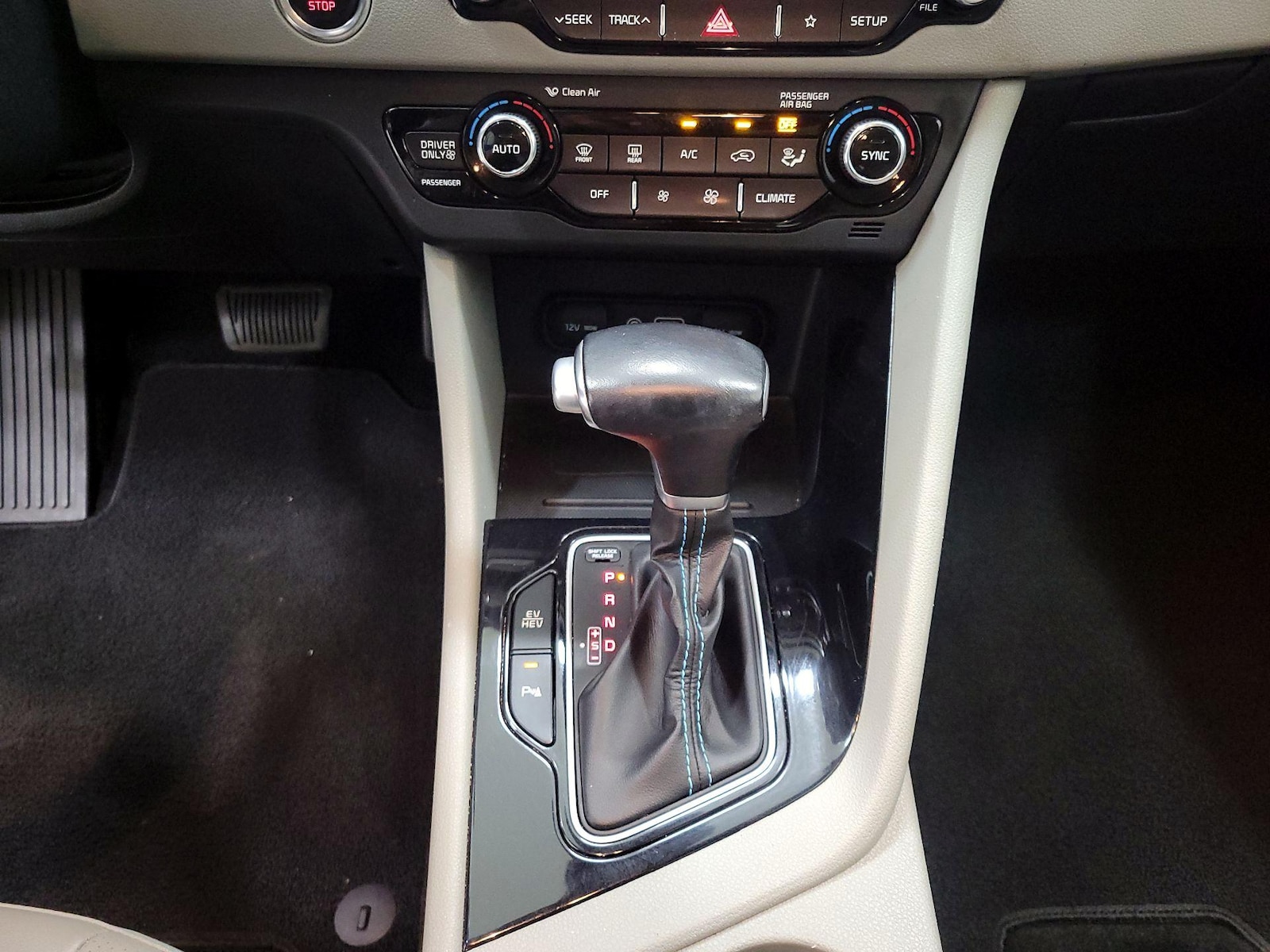 2018 Kia Niro EX Premium - Photo 19