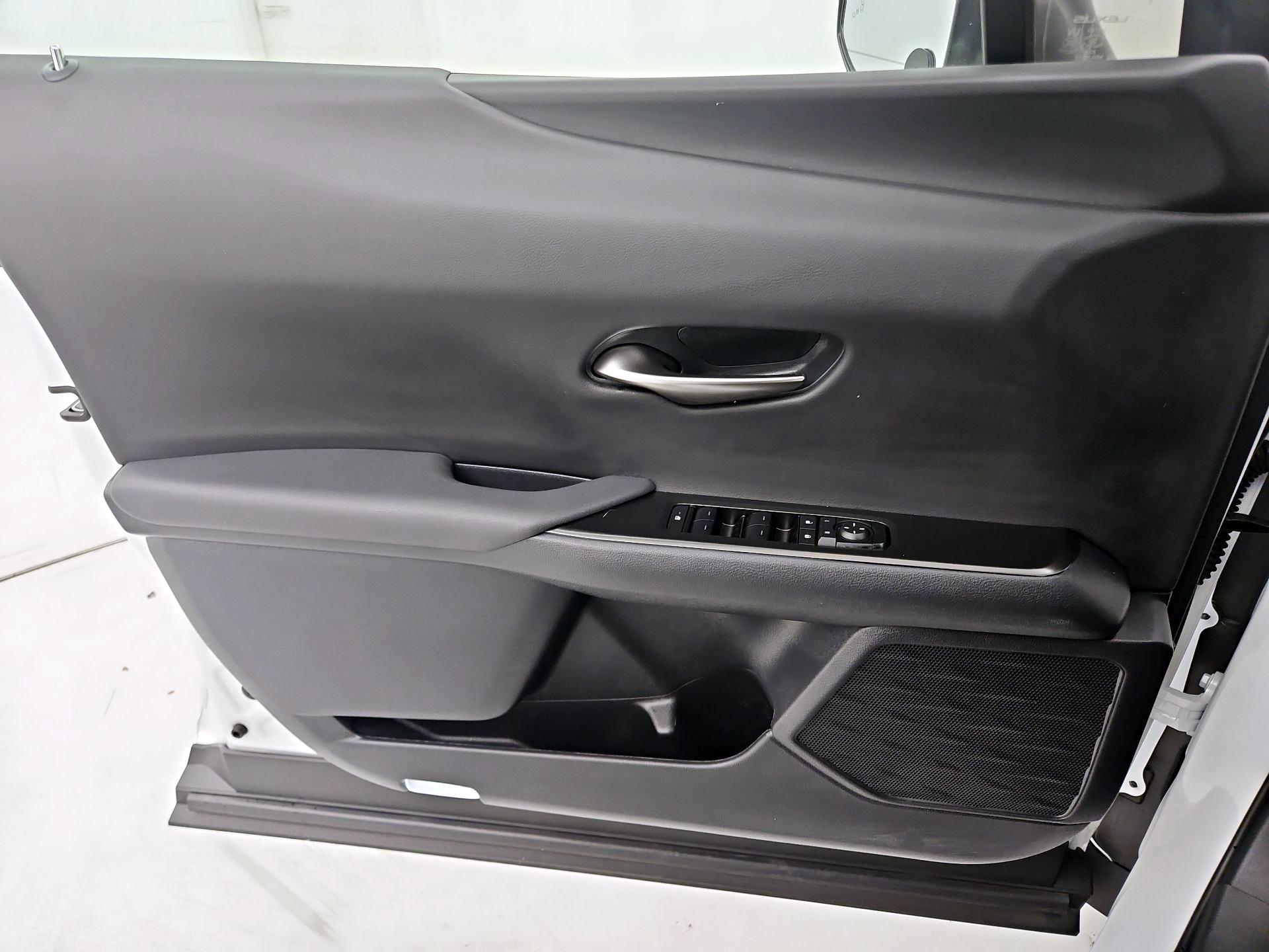 Thumbnail: 2025 Lexus UX - 12