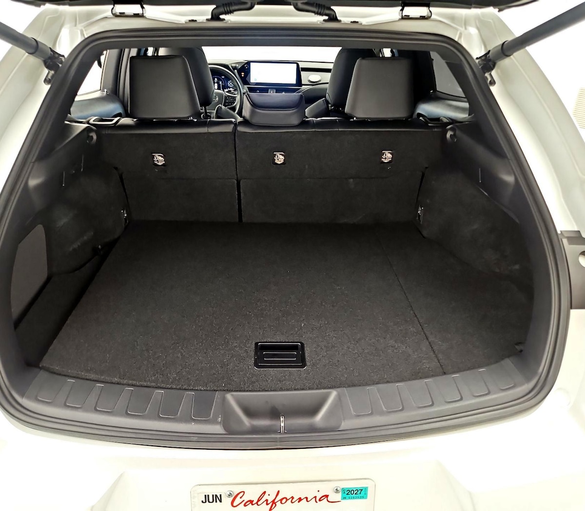 Trunk/Cargo (Seats Up)