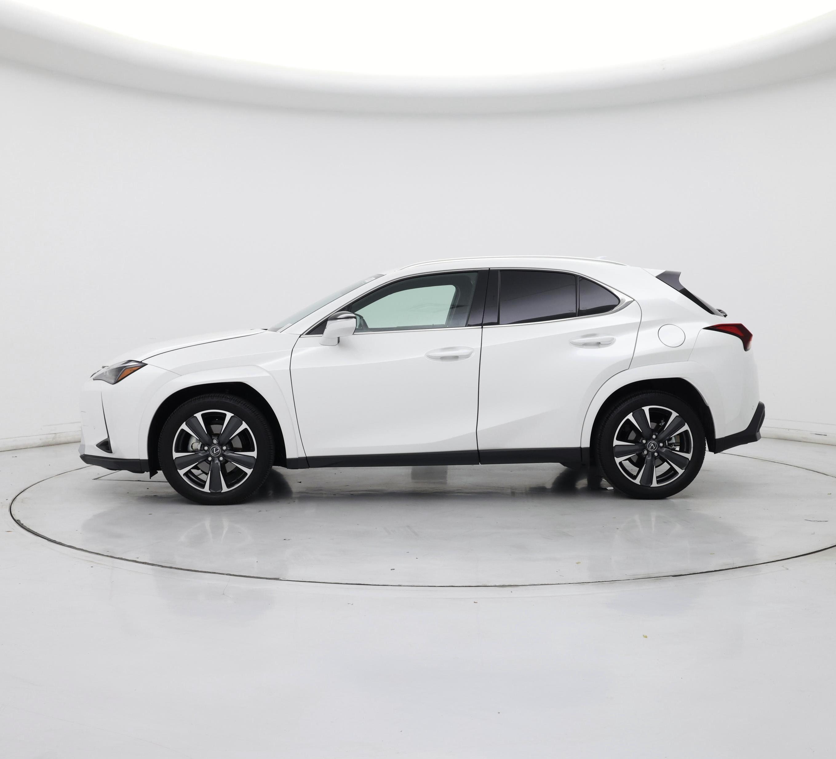 Thumbnail: 2025 Lexus UX - 3