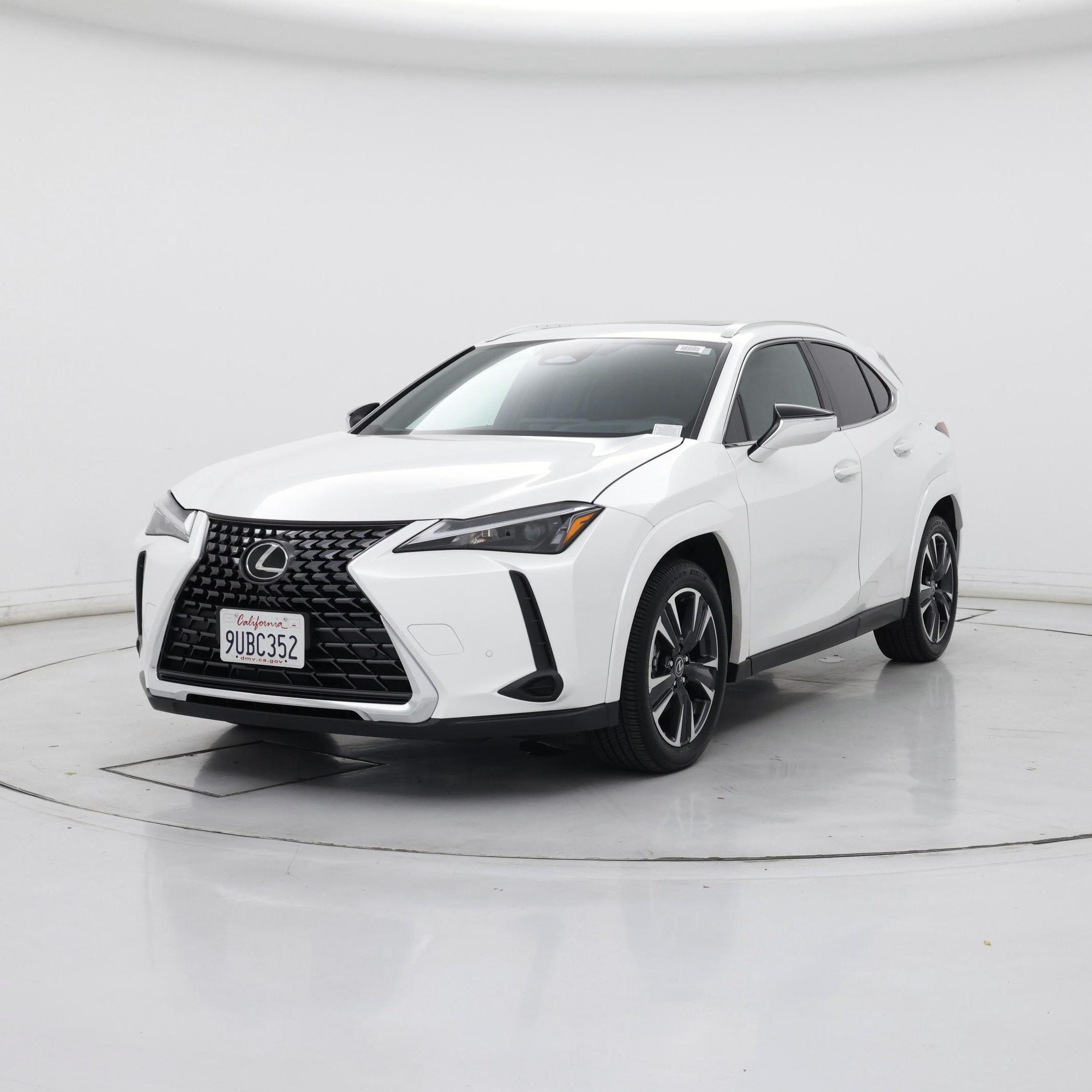 Thumbnail: 2025 Lexus UX - 4