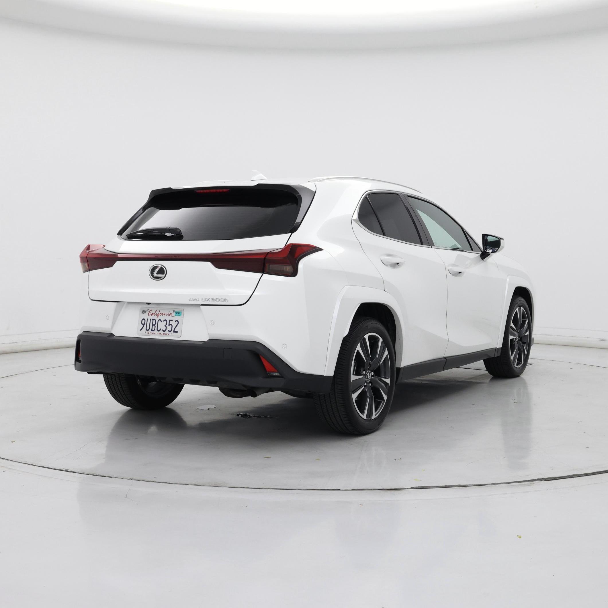 Thumbnail: 2025 Lexus UX - 8