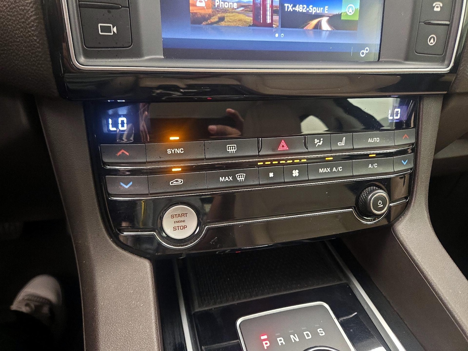 2018 Jaguar F-PACE Prestige - Photo 18