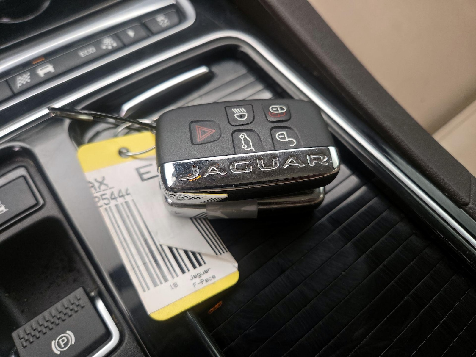 2018 Jaguar F-PACE Prestige - Photo 25