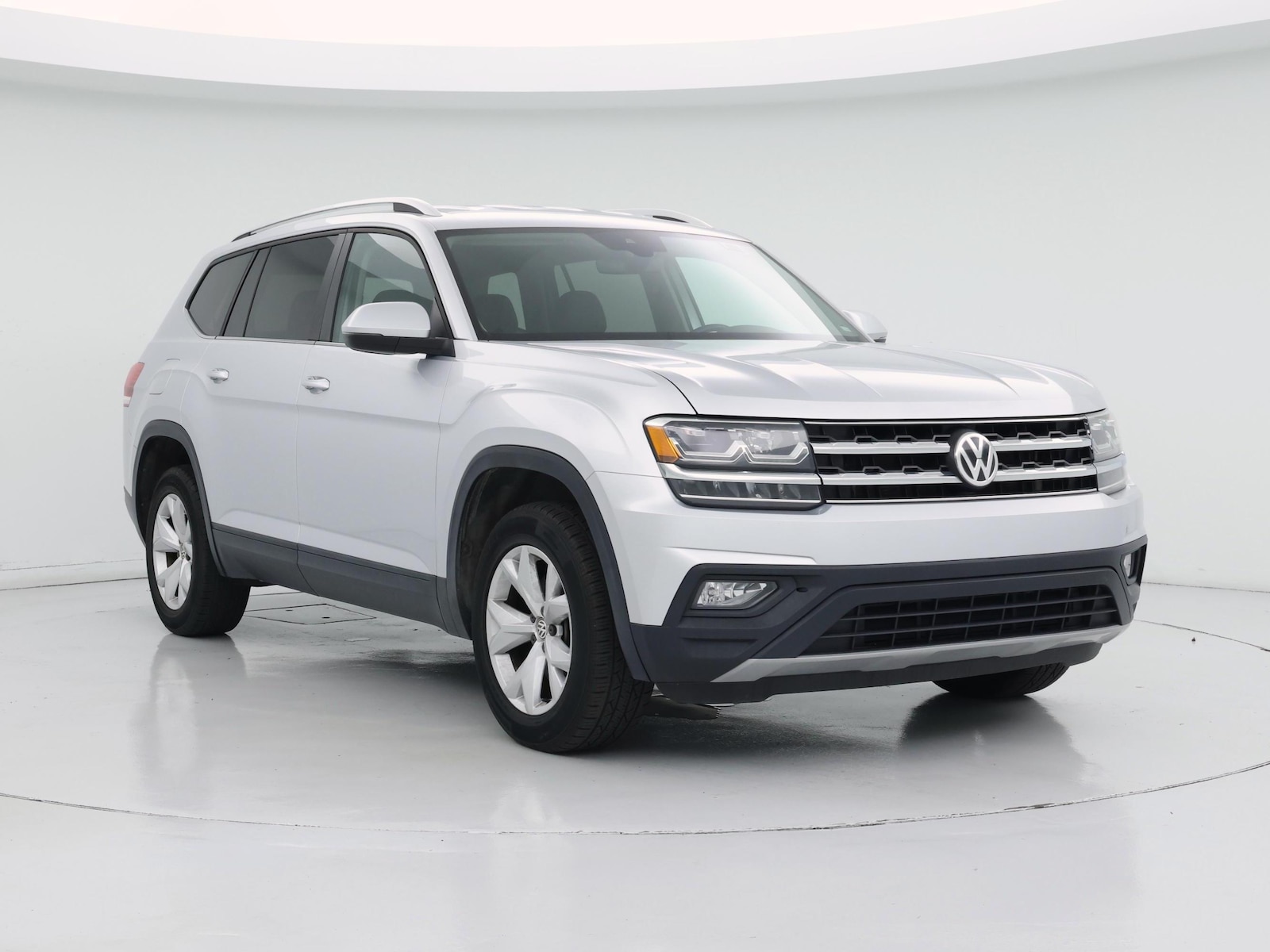 2019 Volkswagen Atlas SE w/Tech - Photo 2